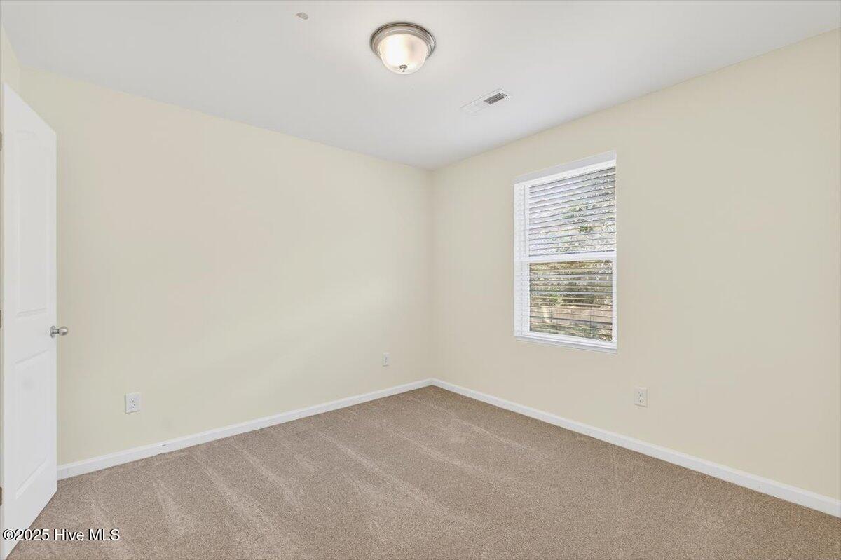 100540215 | Photo 21