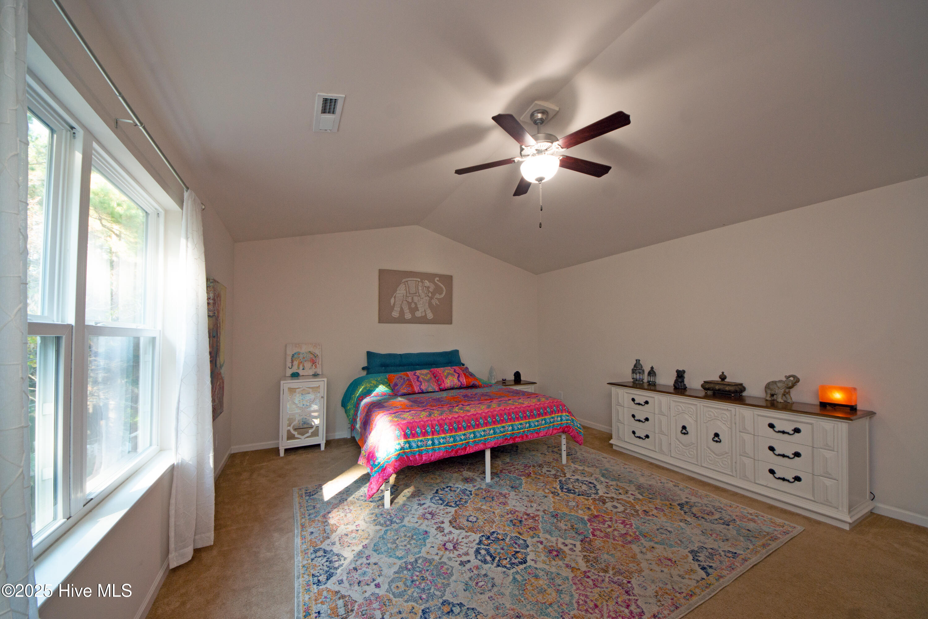 100542211 | Photo 45