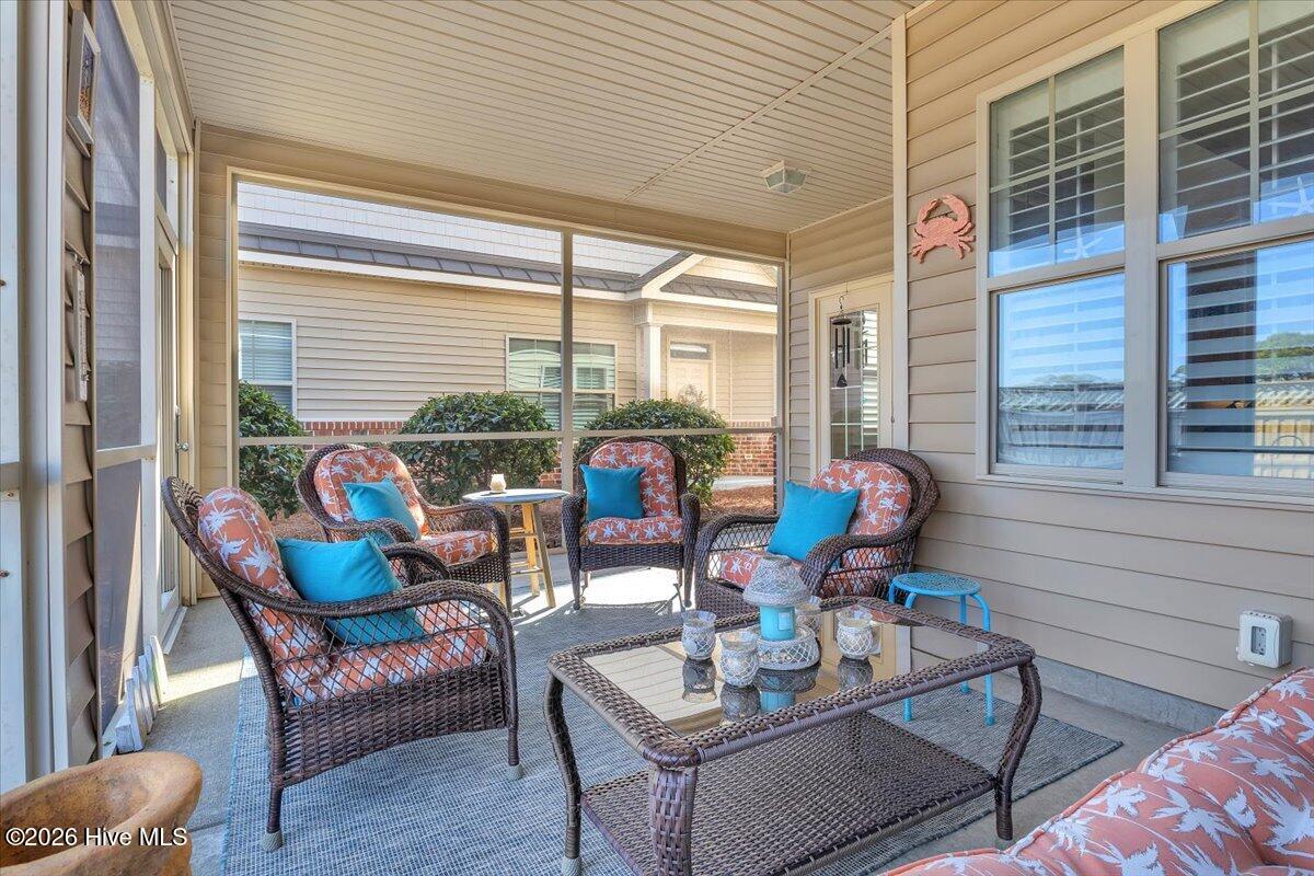 100549972 | Photo 51