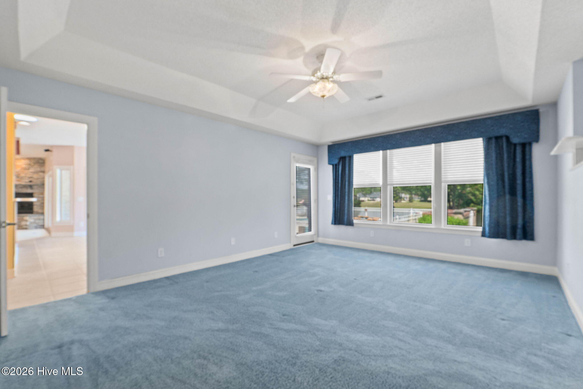 100567537 | Photo 39