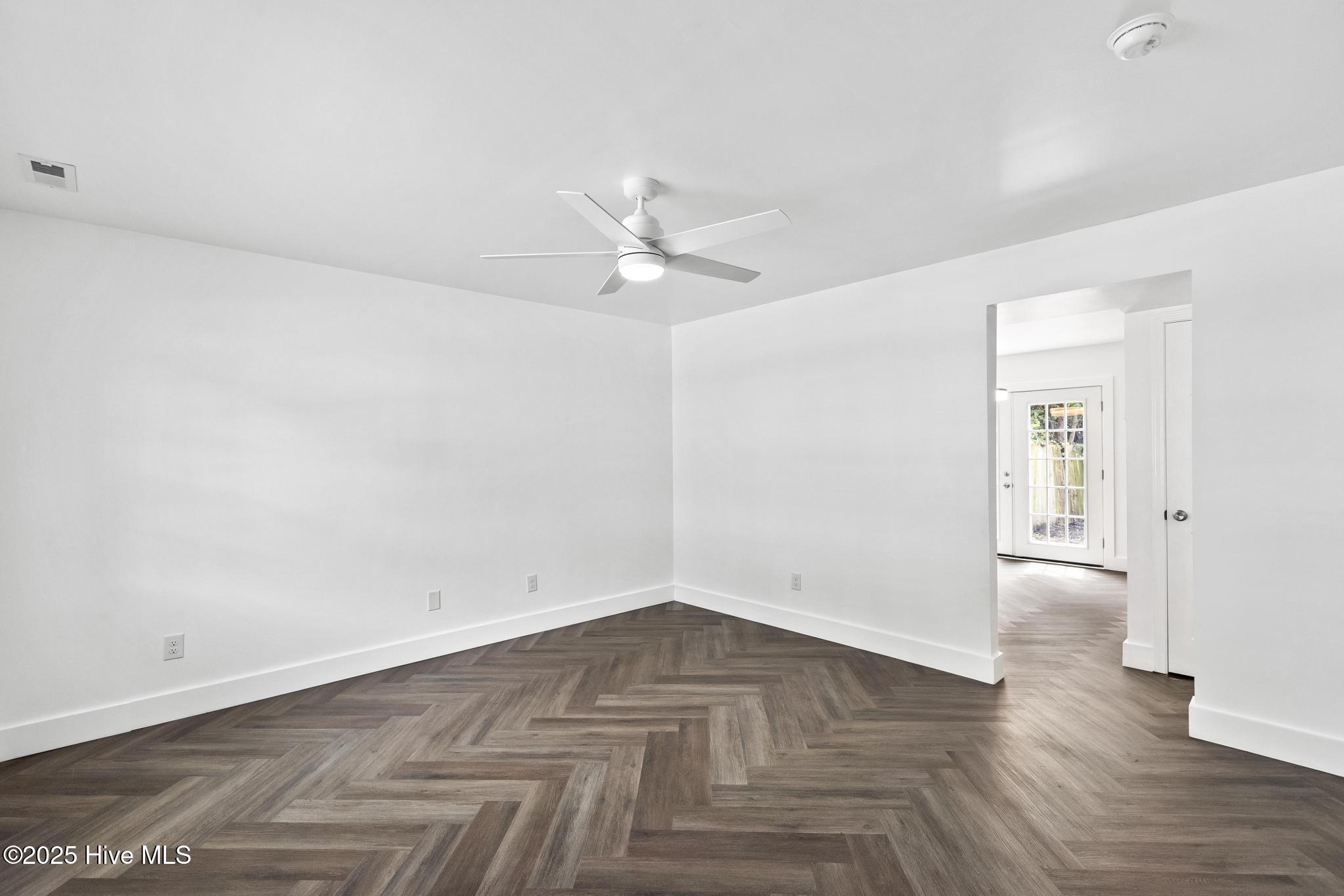 411 Myrtlewood Circle, Jacksonville, NC 28546 – photo 3: 425A1567