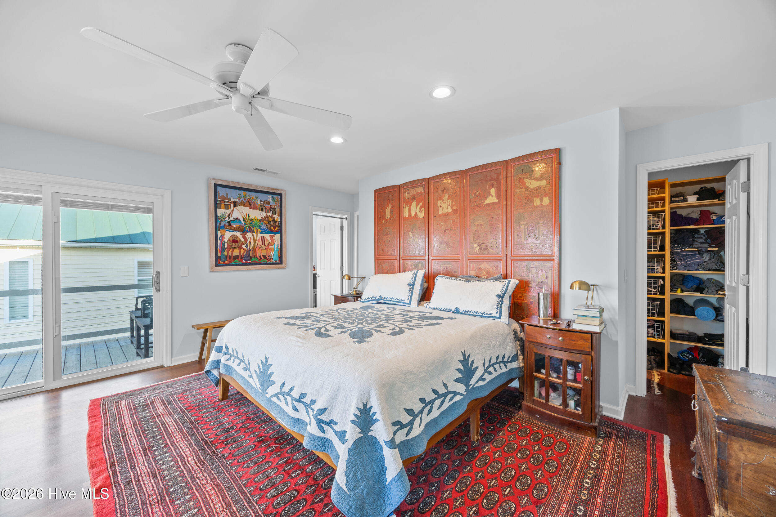 100564811 | Photo 24