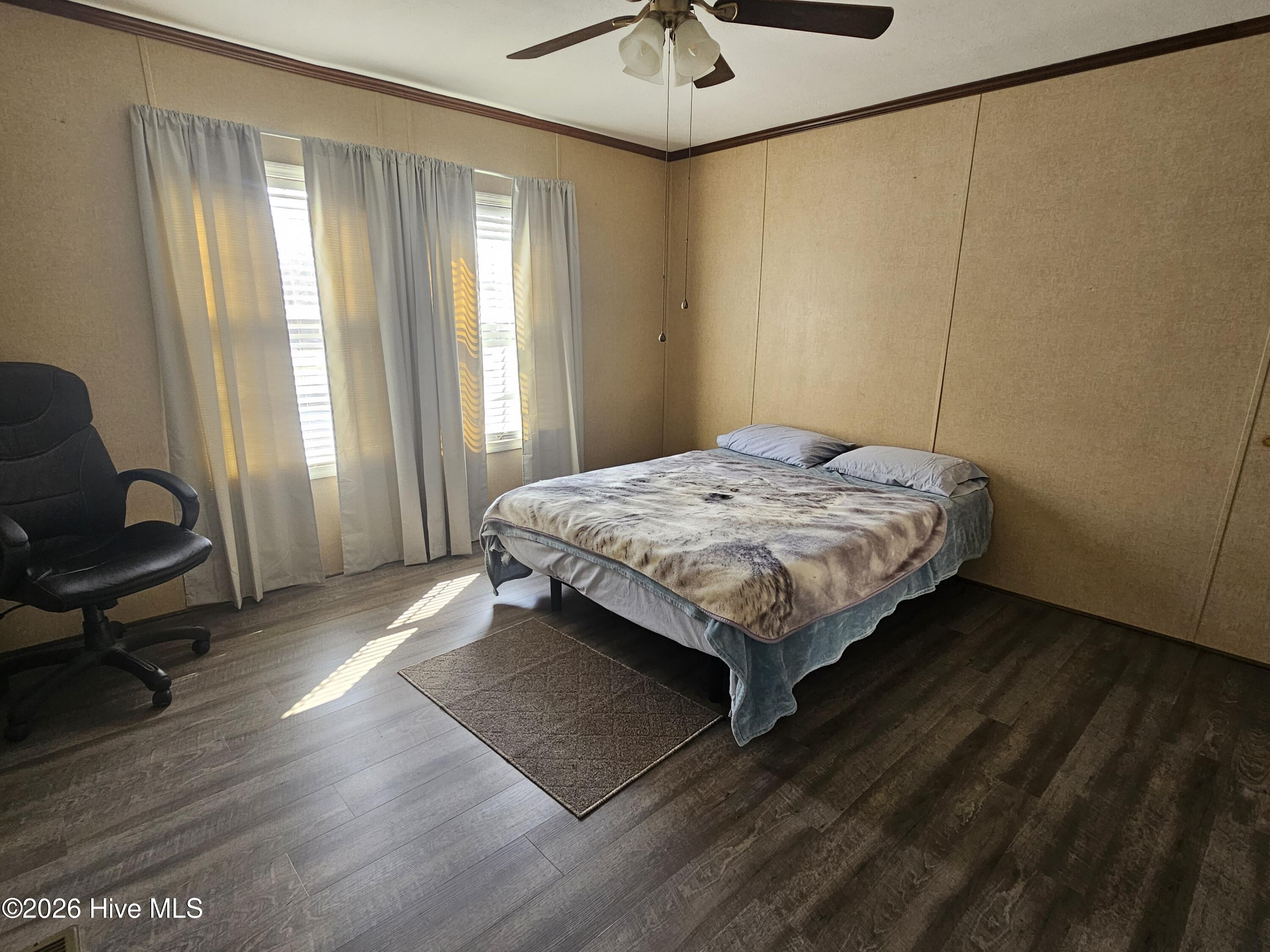 100557730 | Photo 11