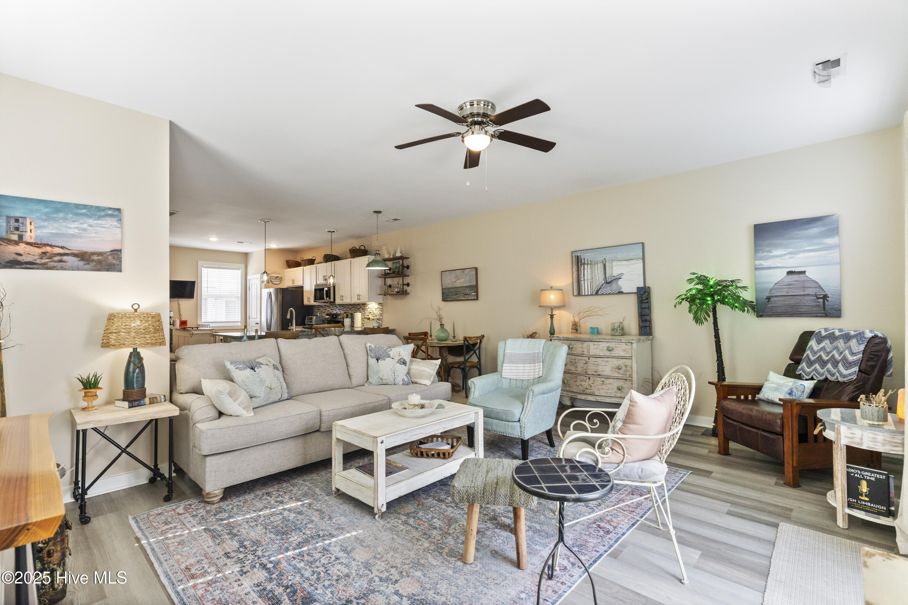 100505761 | Photo 16