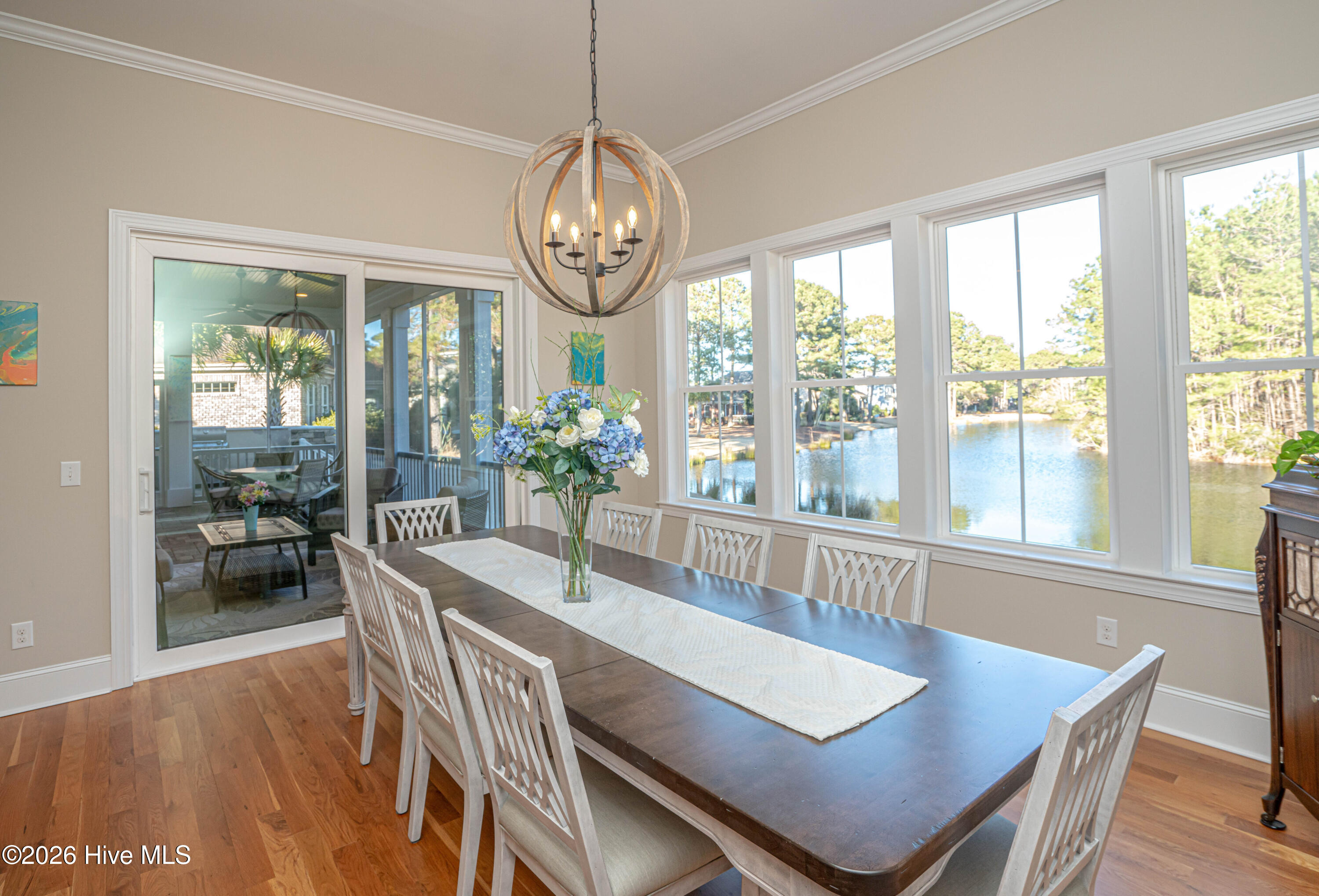 100550389 | Photo 30