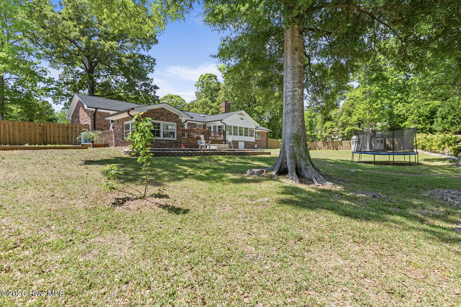 100569871 | Photo 55