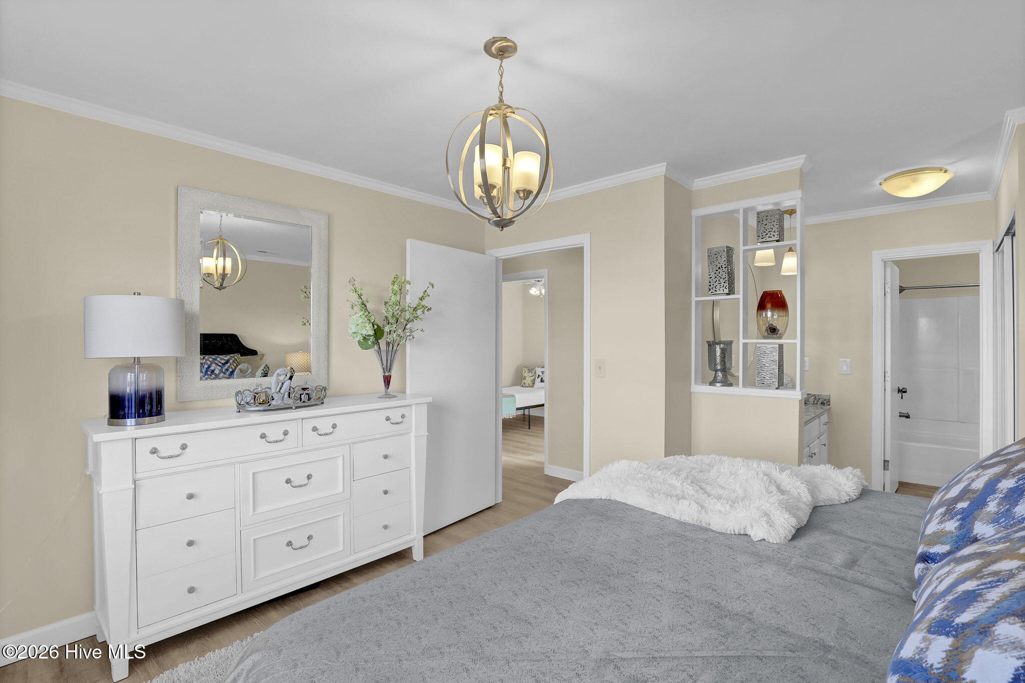 100548180 | Photo 16