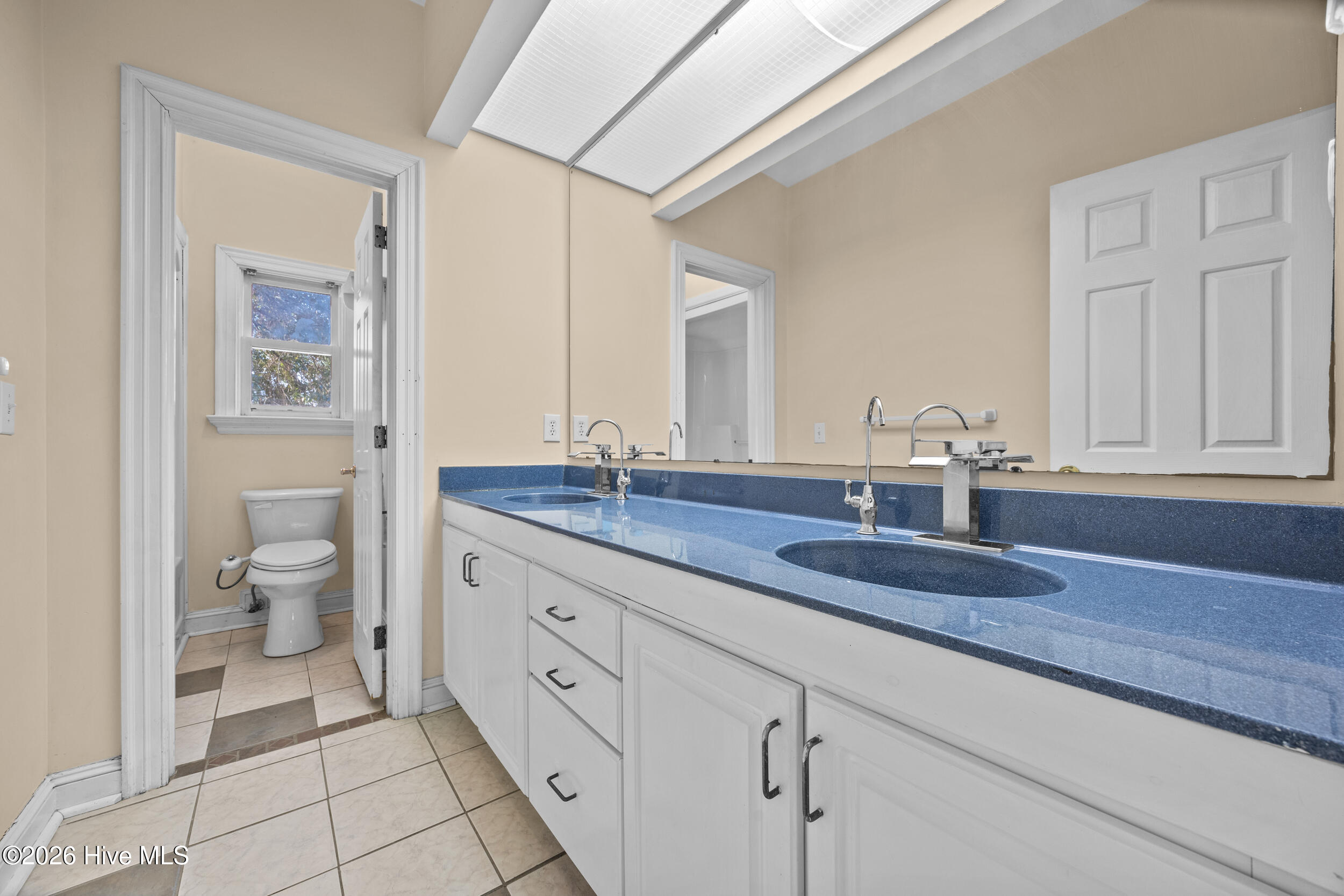 100554944 | Photo 38