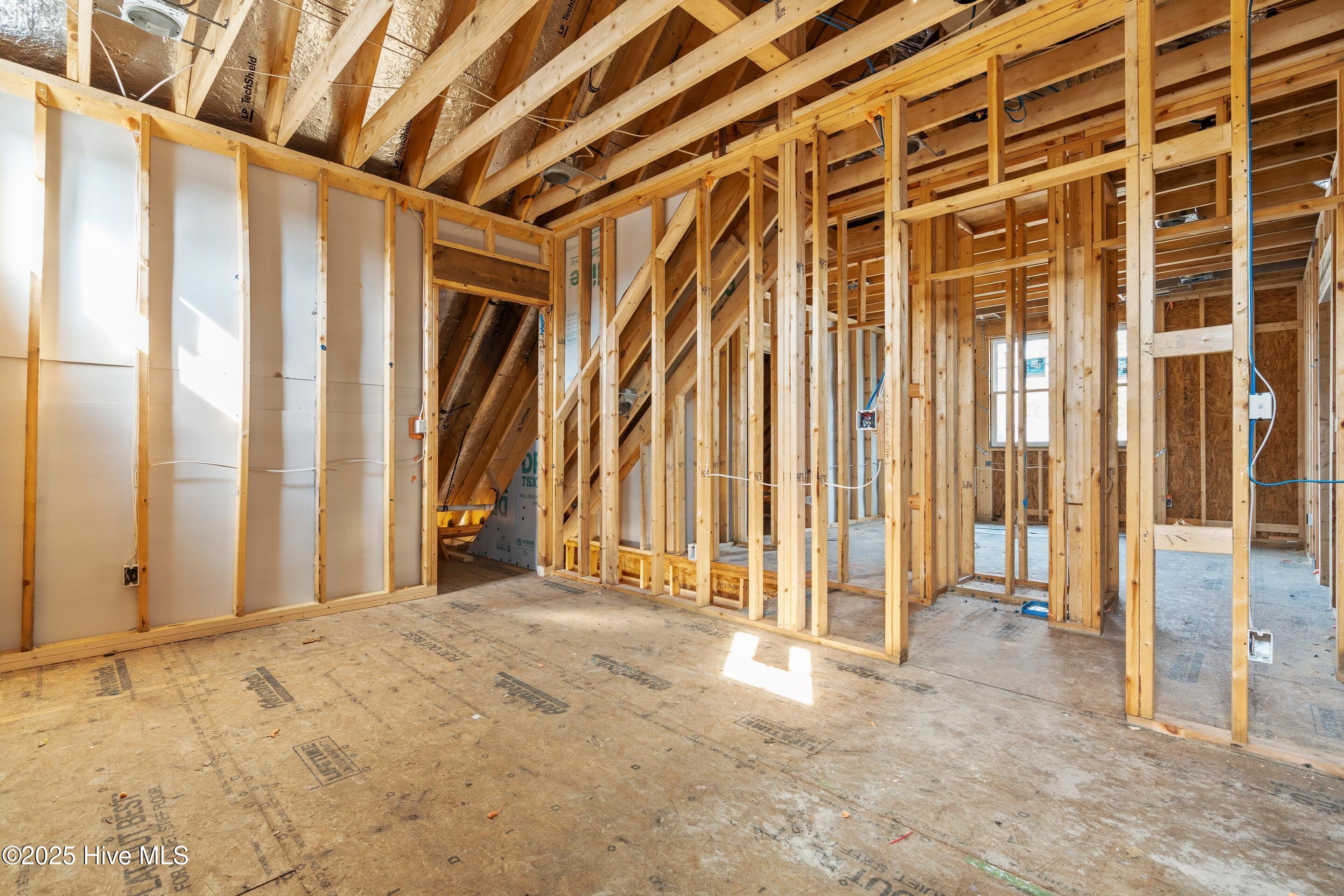 100543069 | Photo 58