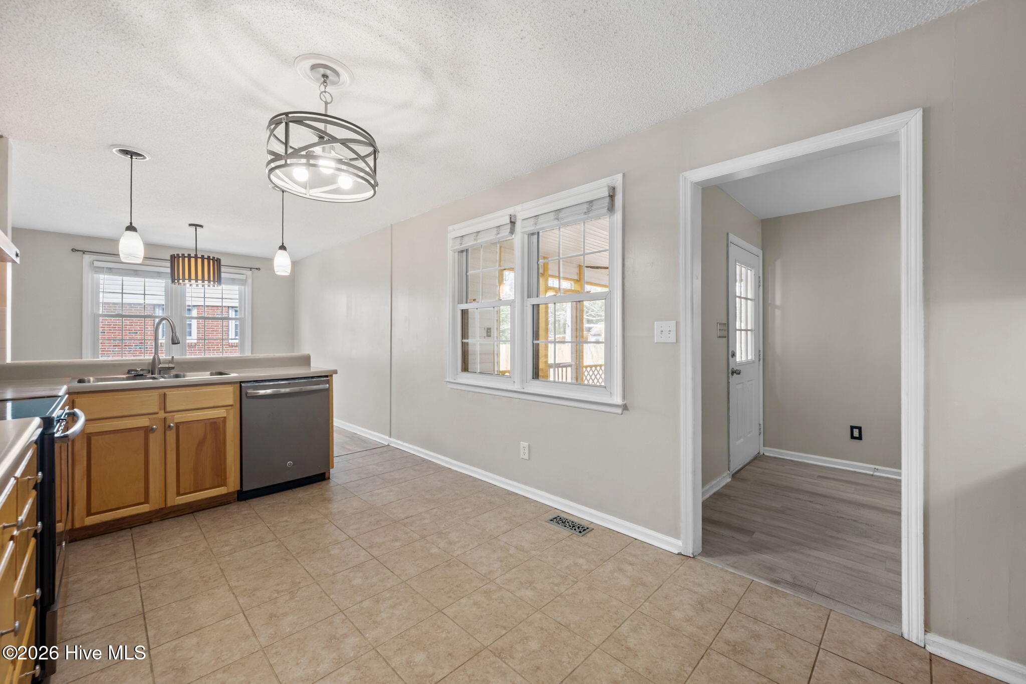 100554192 | Photo 37