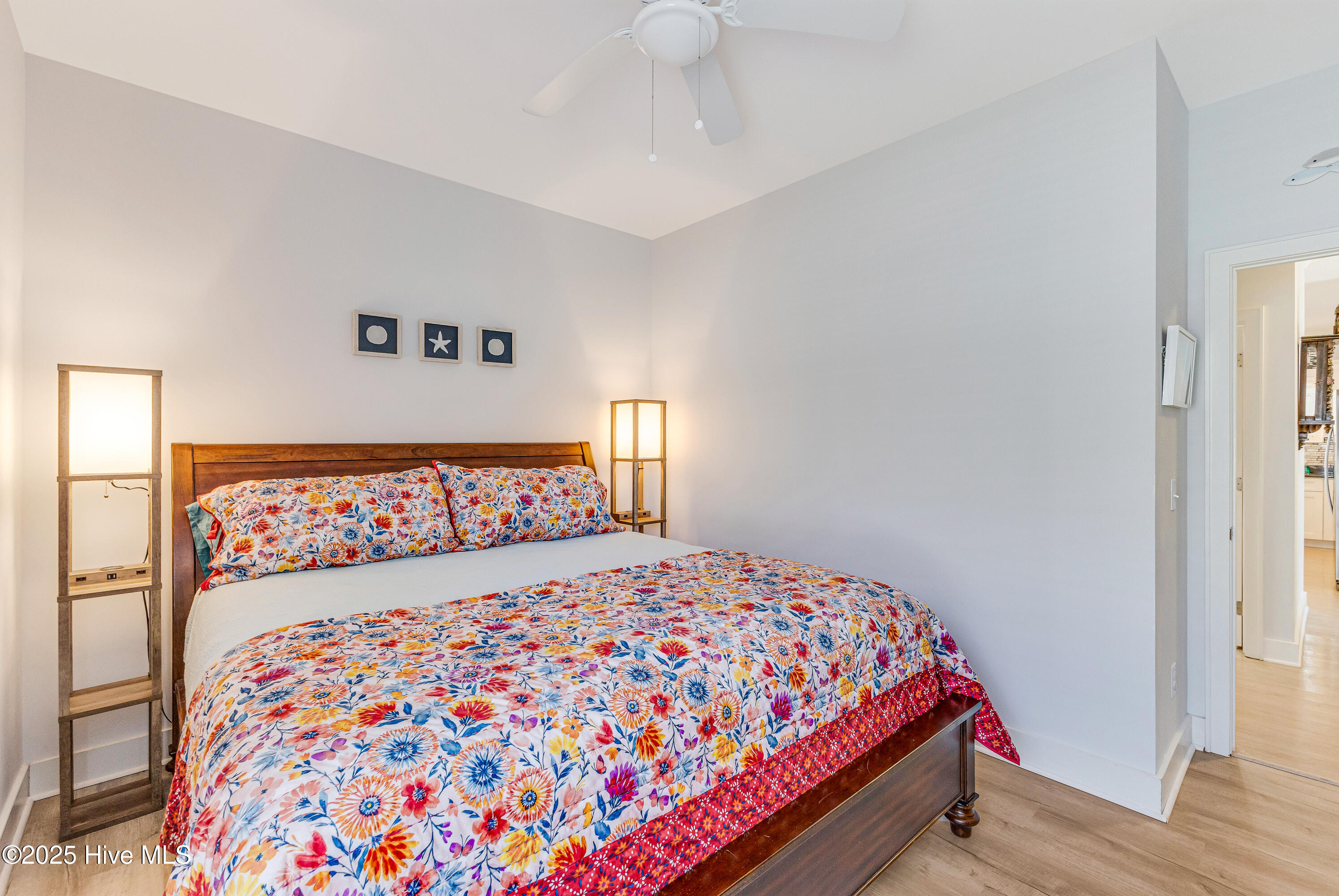 100523610 | Photo 27