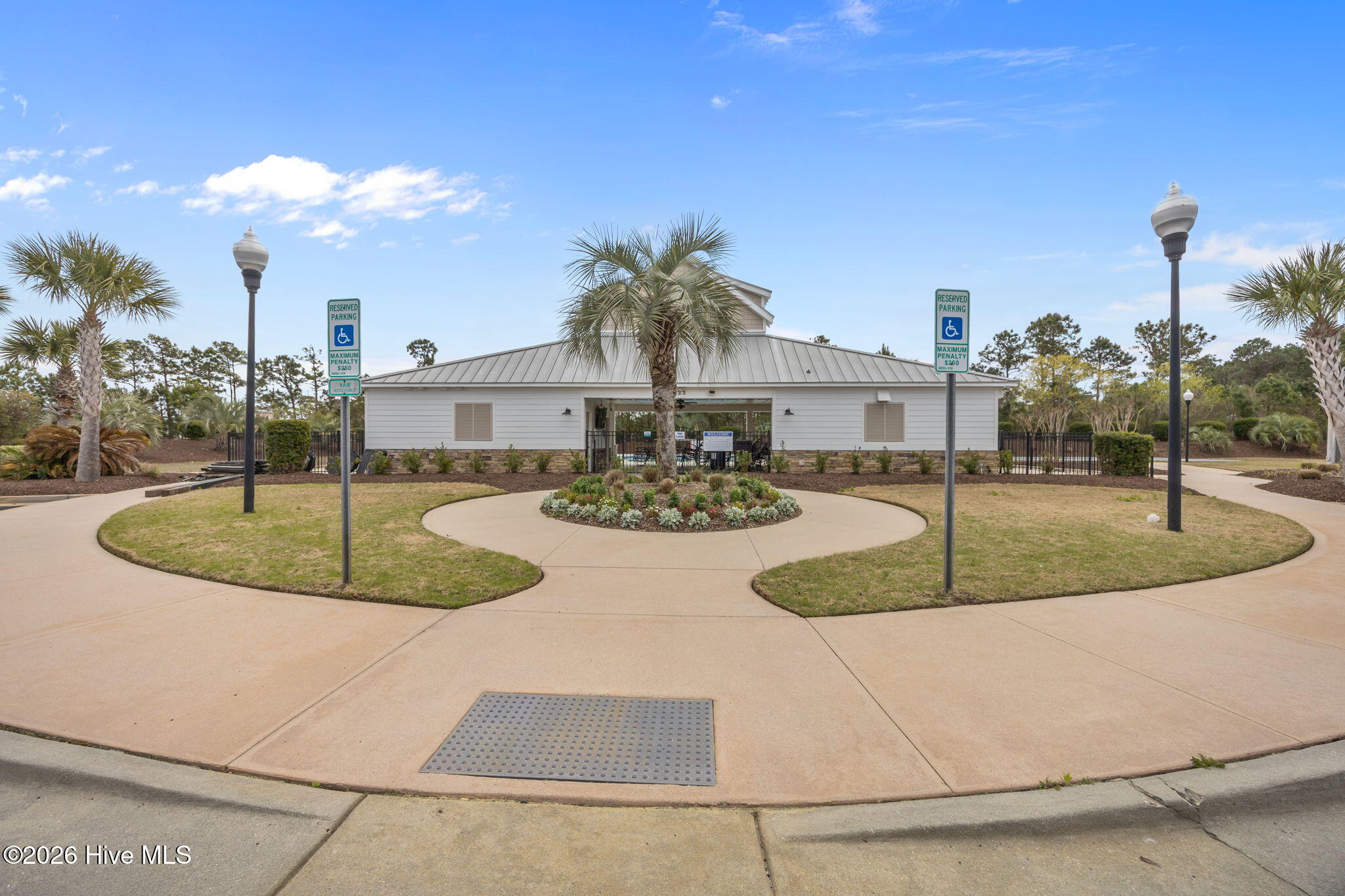 100563042 | Photo 41