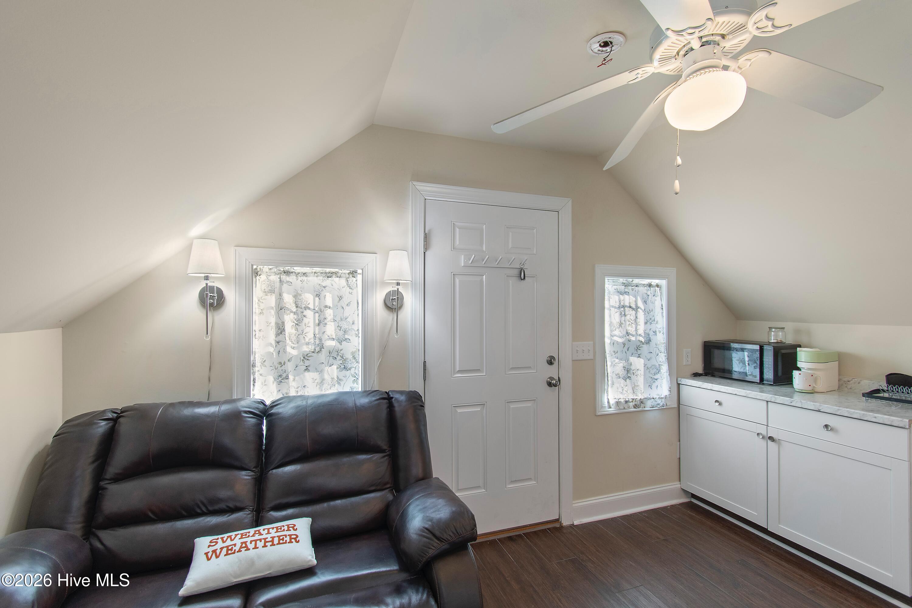 100552486 | Photo 48