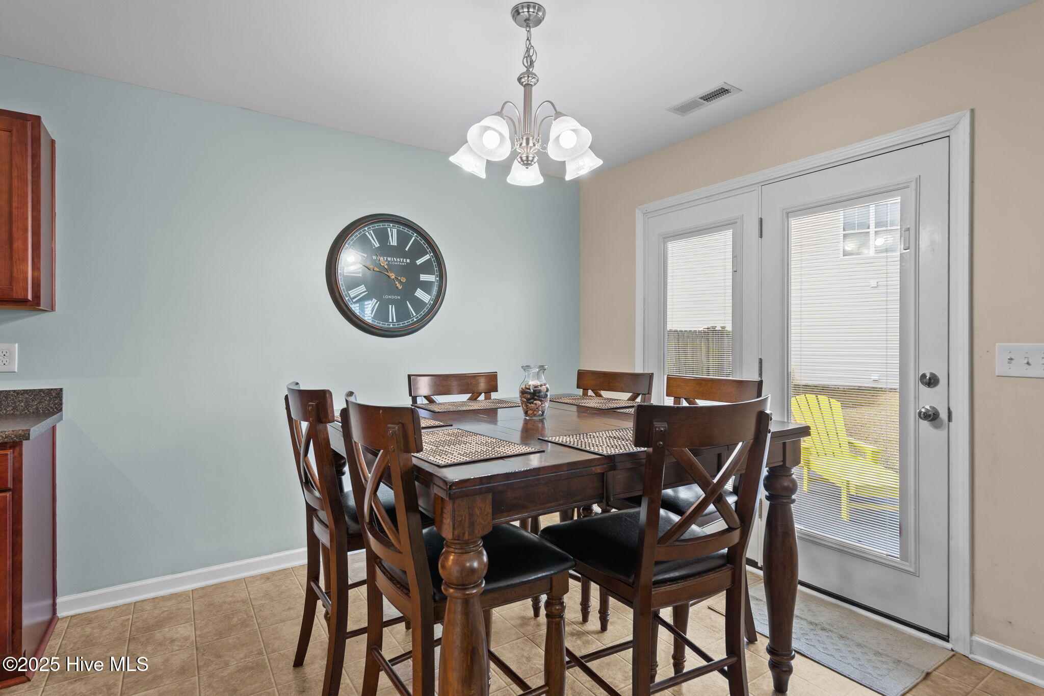 100544048 | Photo 16