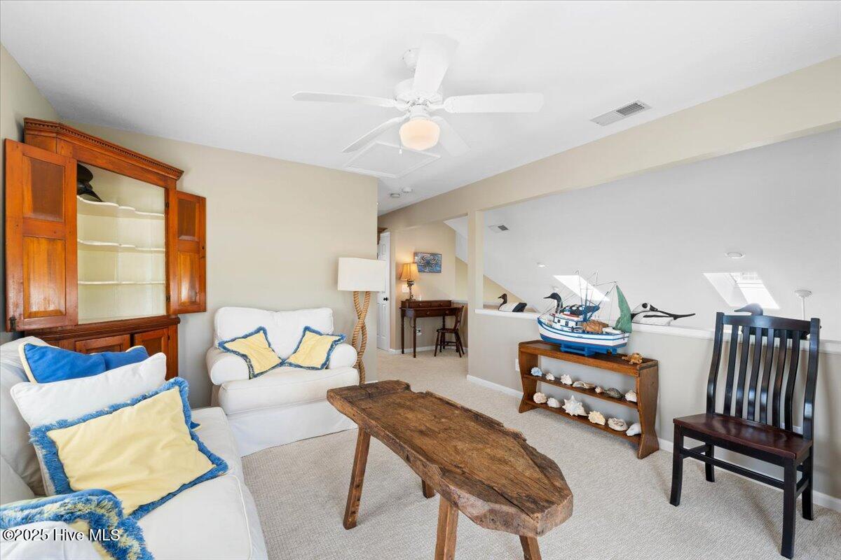 100548122 | Photo 33