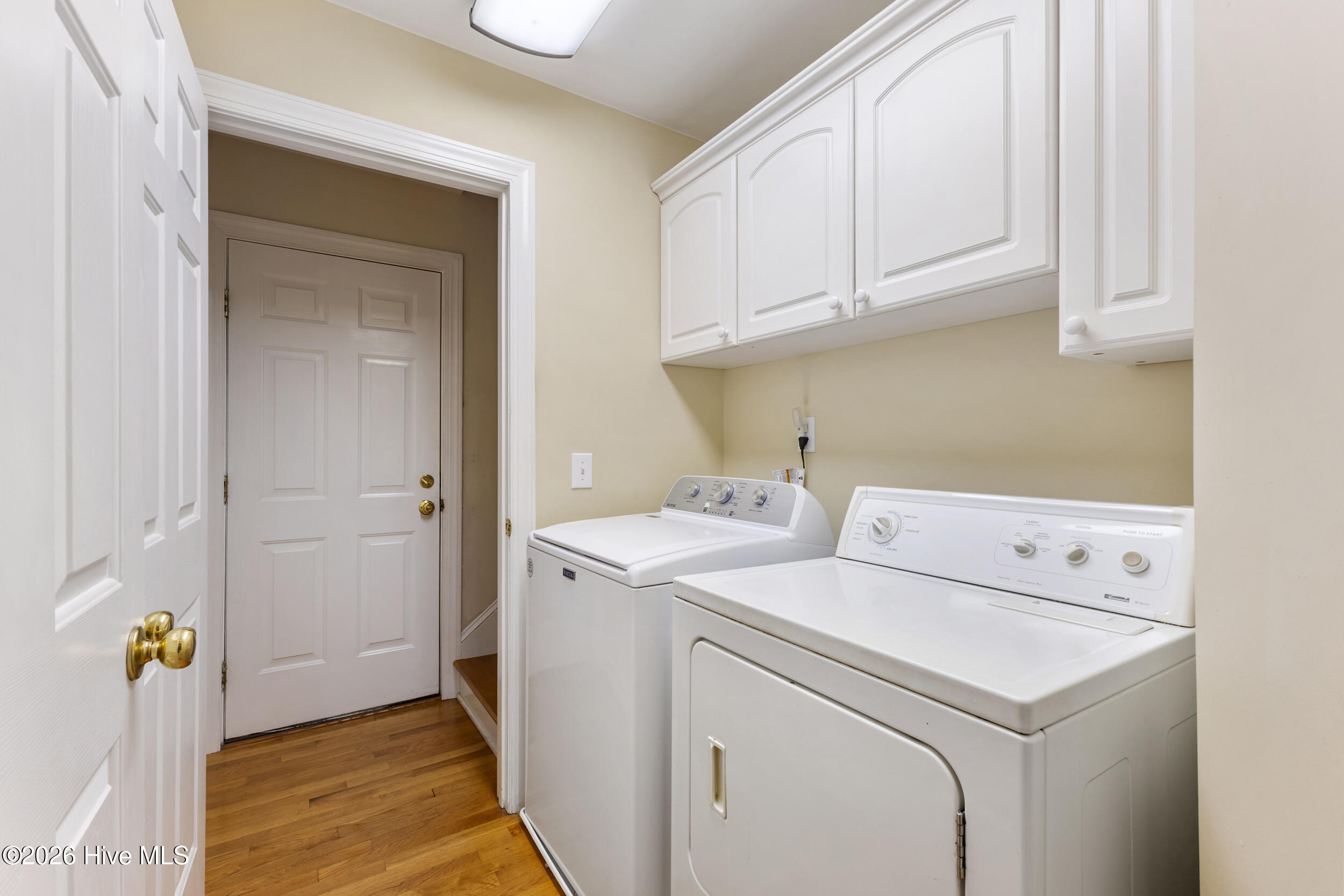 100566645 | Photo 28