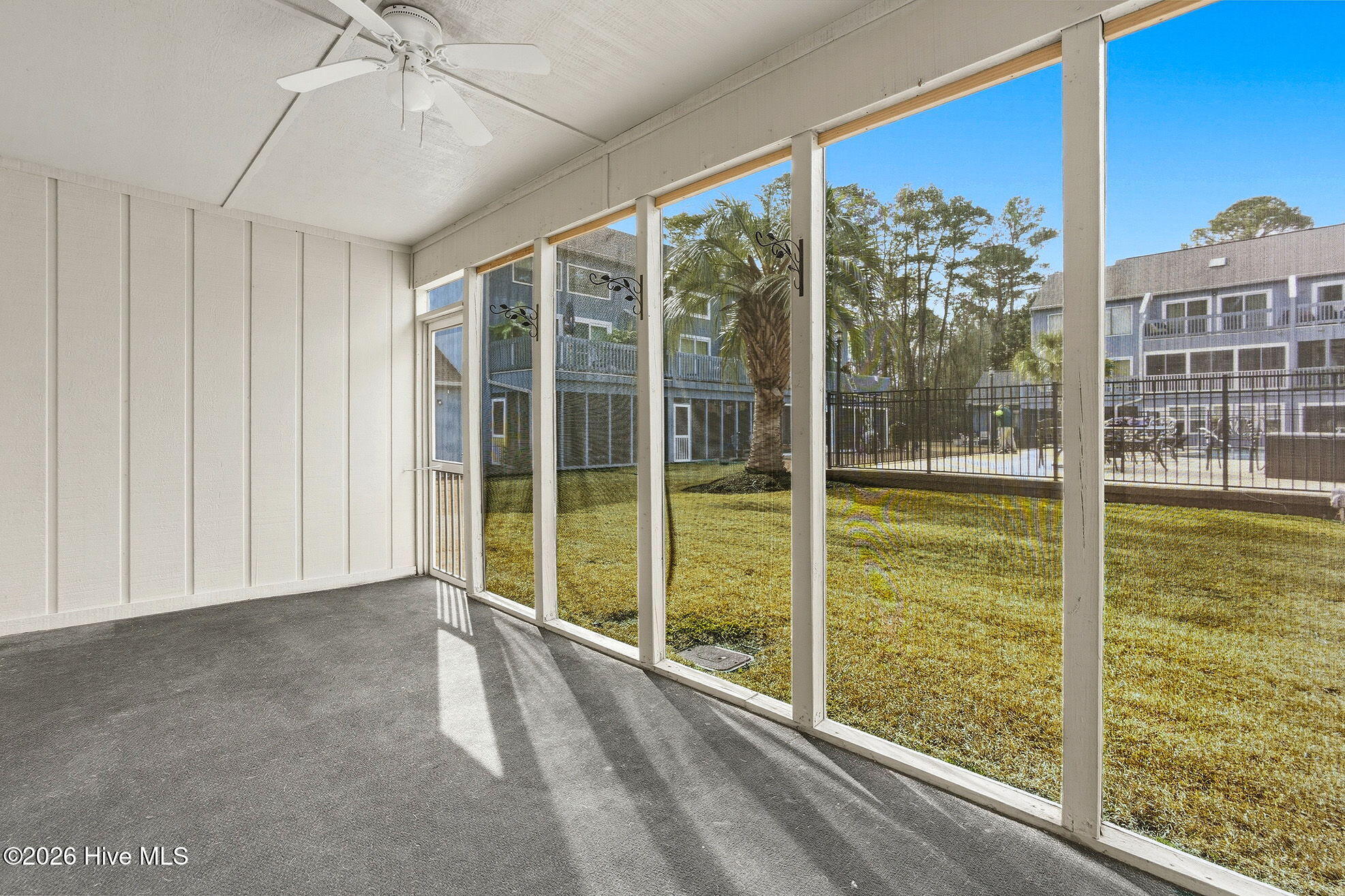 100557080 | Photo 17