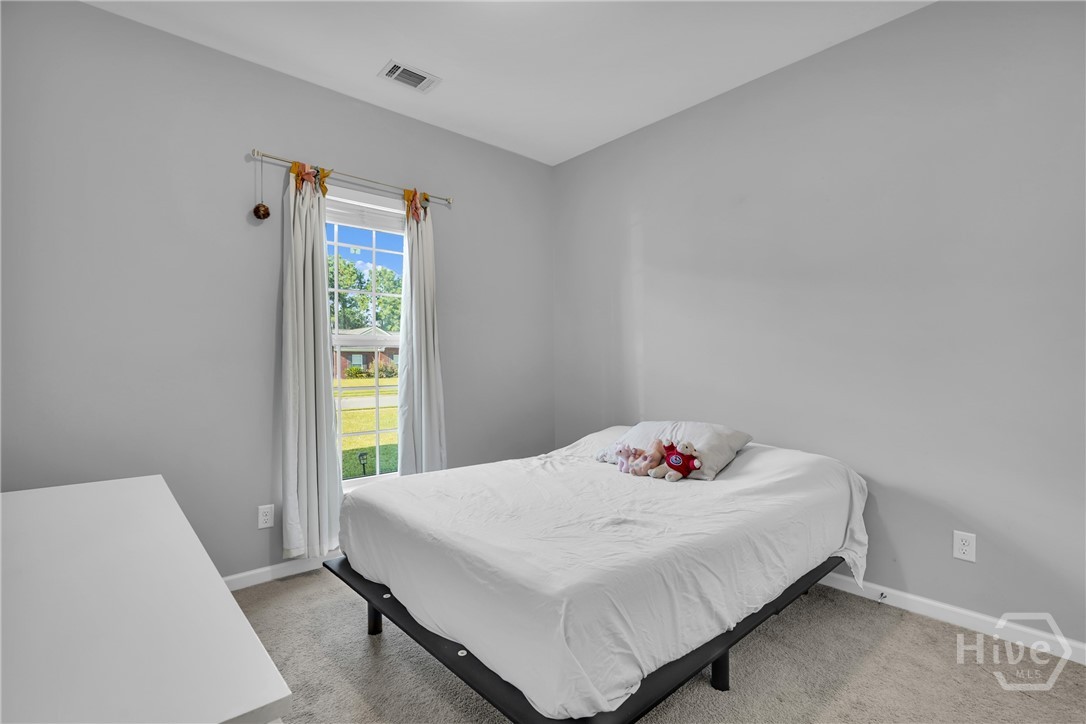 13 Twin Oaks Place