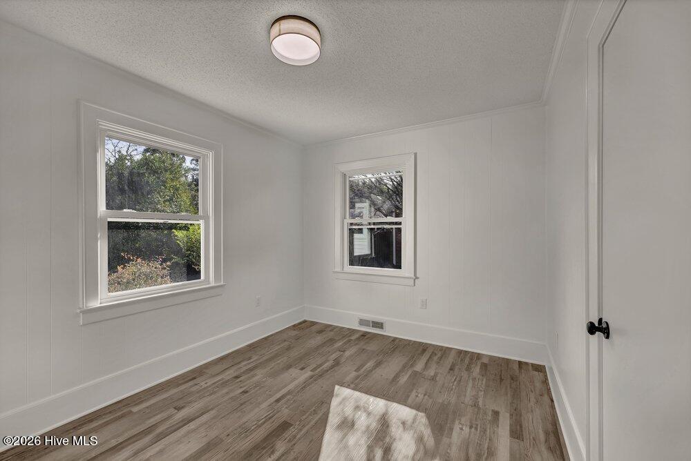 100549662 | Photo 22