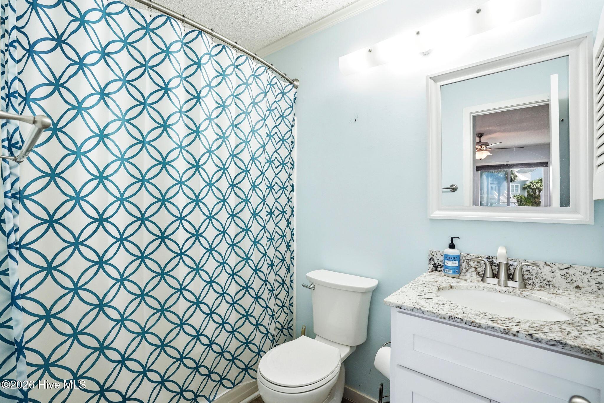 100567622 | Photo 32