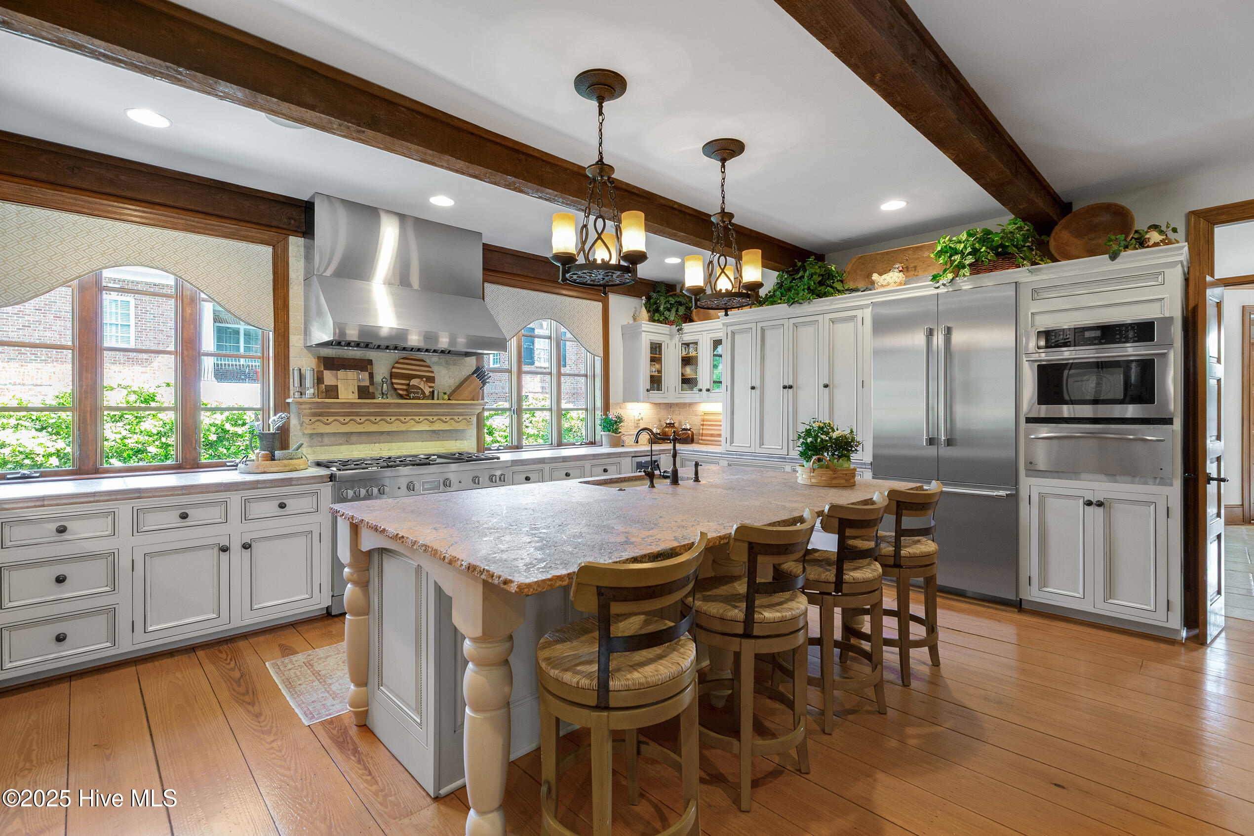 100560338 | Photo 36