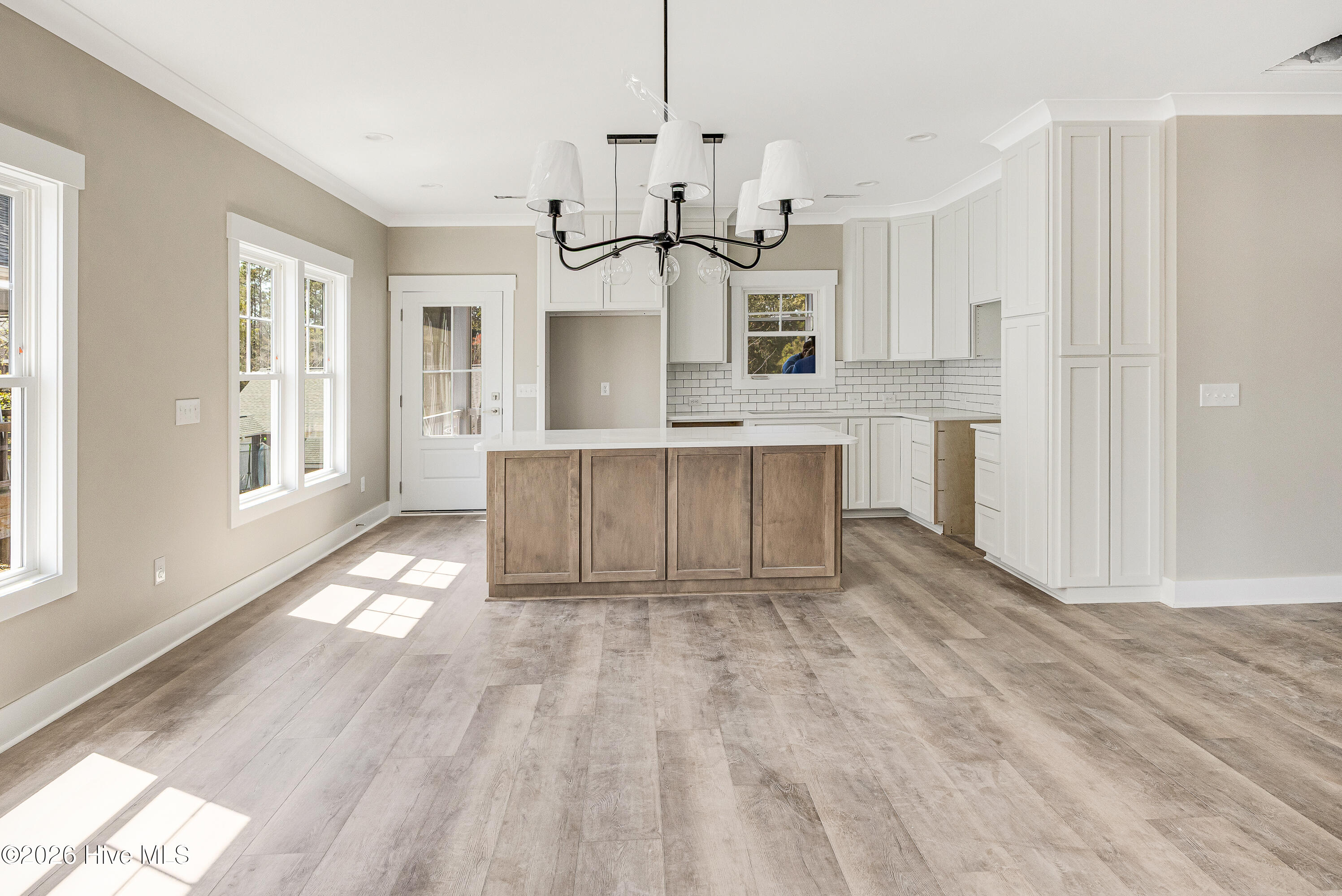 100564394 | Photo 10