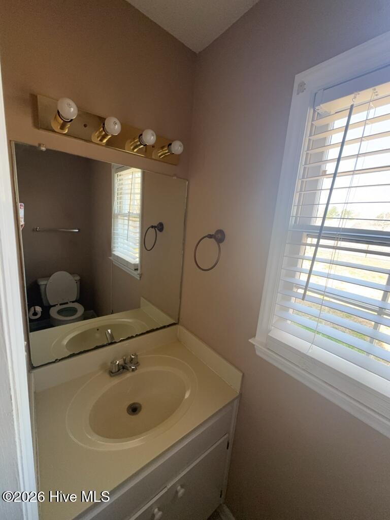 100558687 | Photo 10