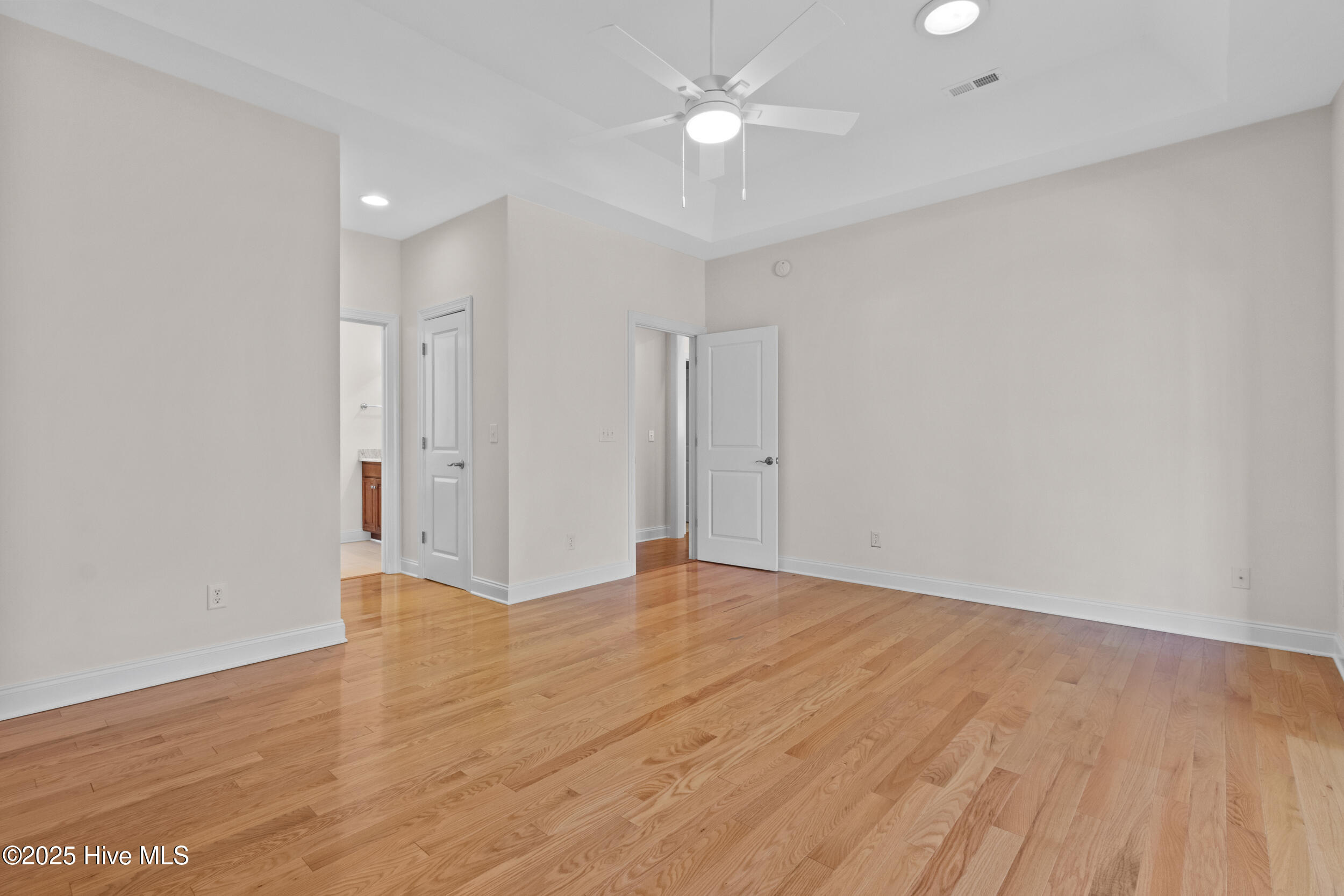 100541482 | Photo 22