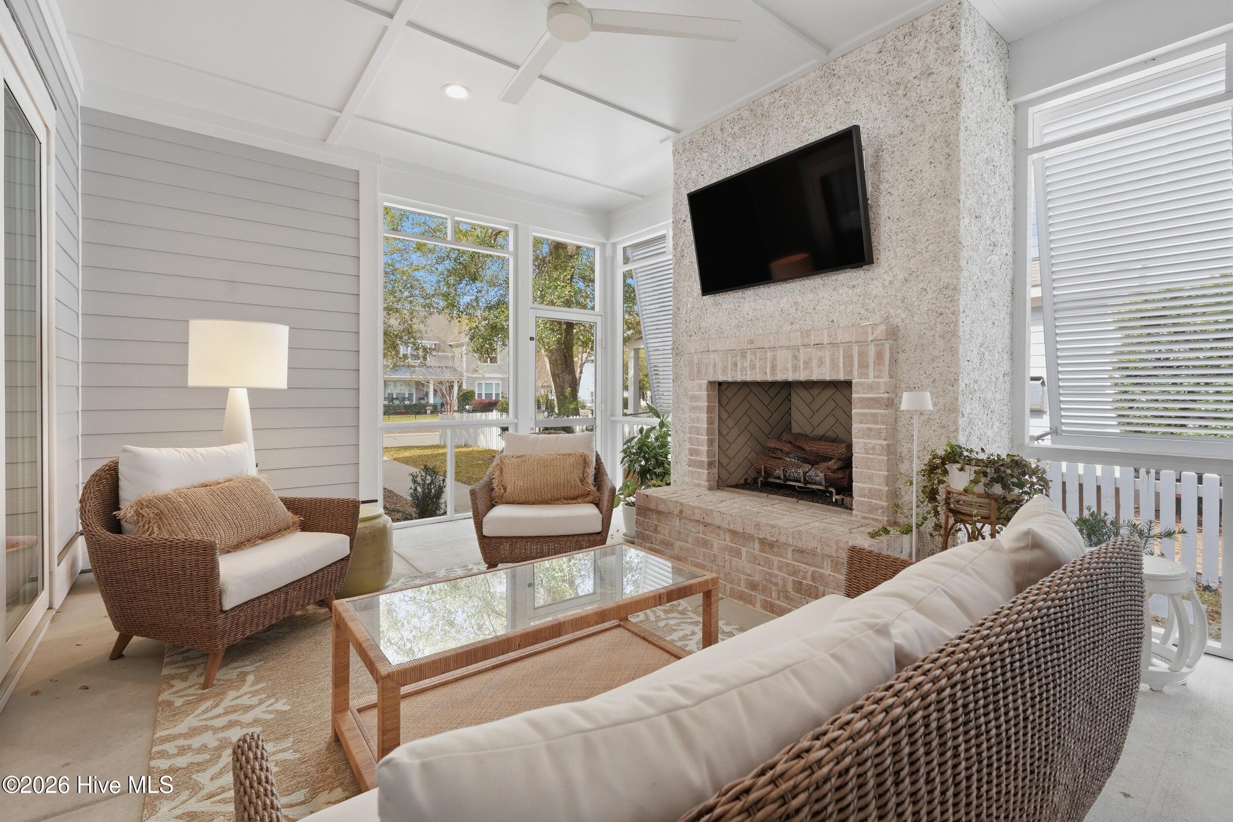 100562454 | Photo 15