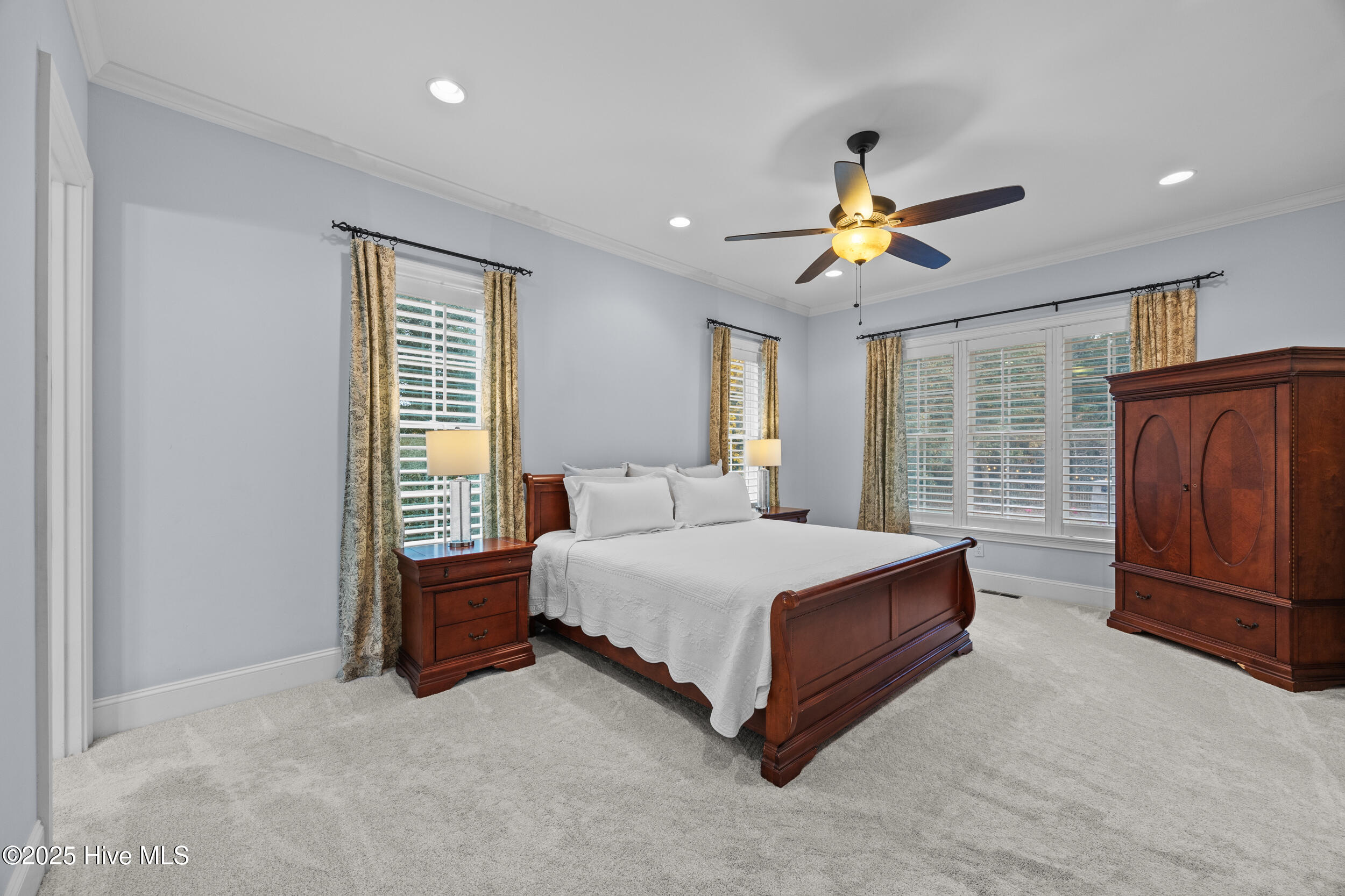 100543217 | Photo 41