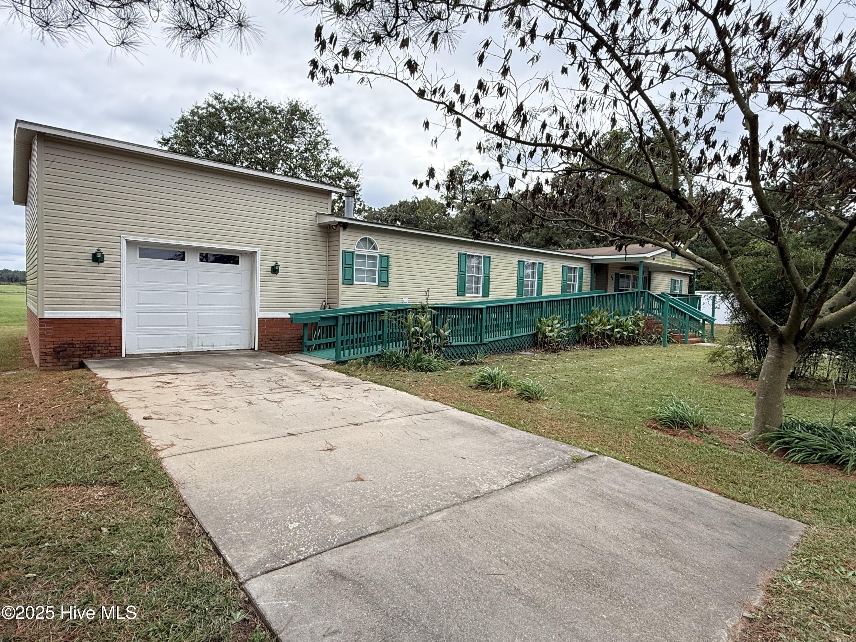 Homes for sale in Clinton, NC | 90 Alexander Ln, Clinton, NC 28328 | MLS# 100536982