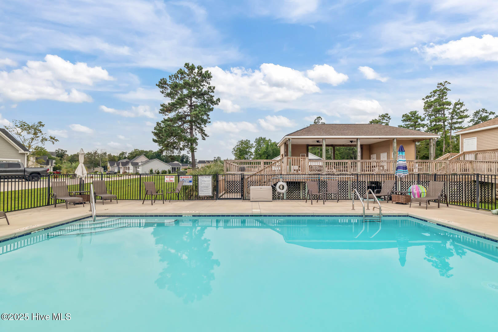 100544097 | Photo 81