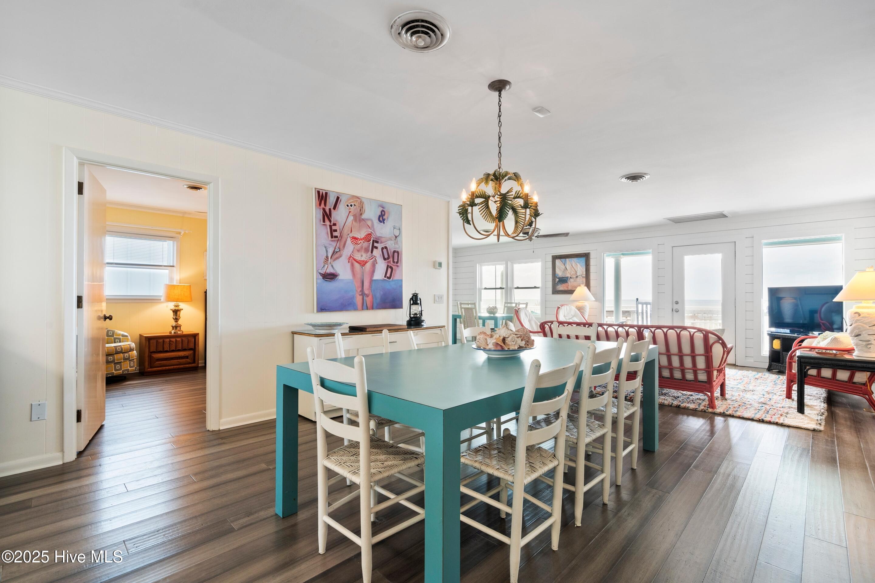 100526727 | Photo 24