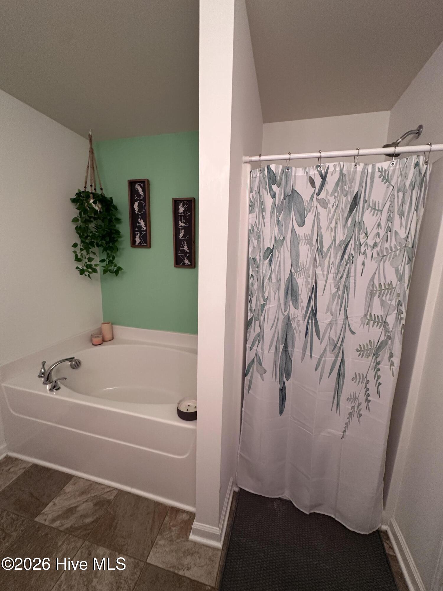 100563470 | Photo 12