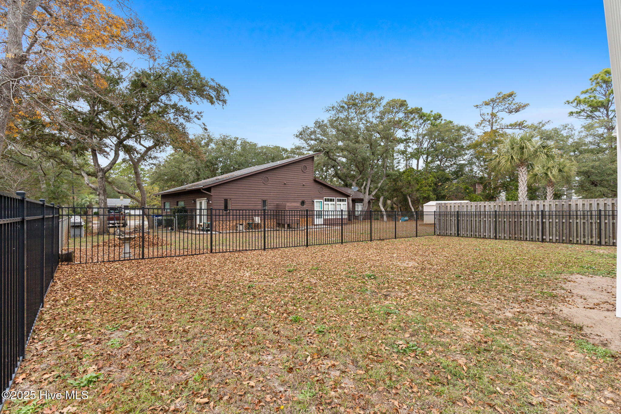 100543209 | Photo 55