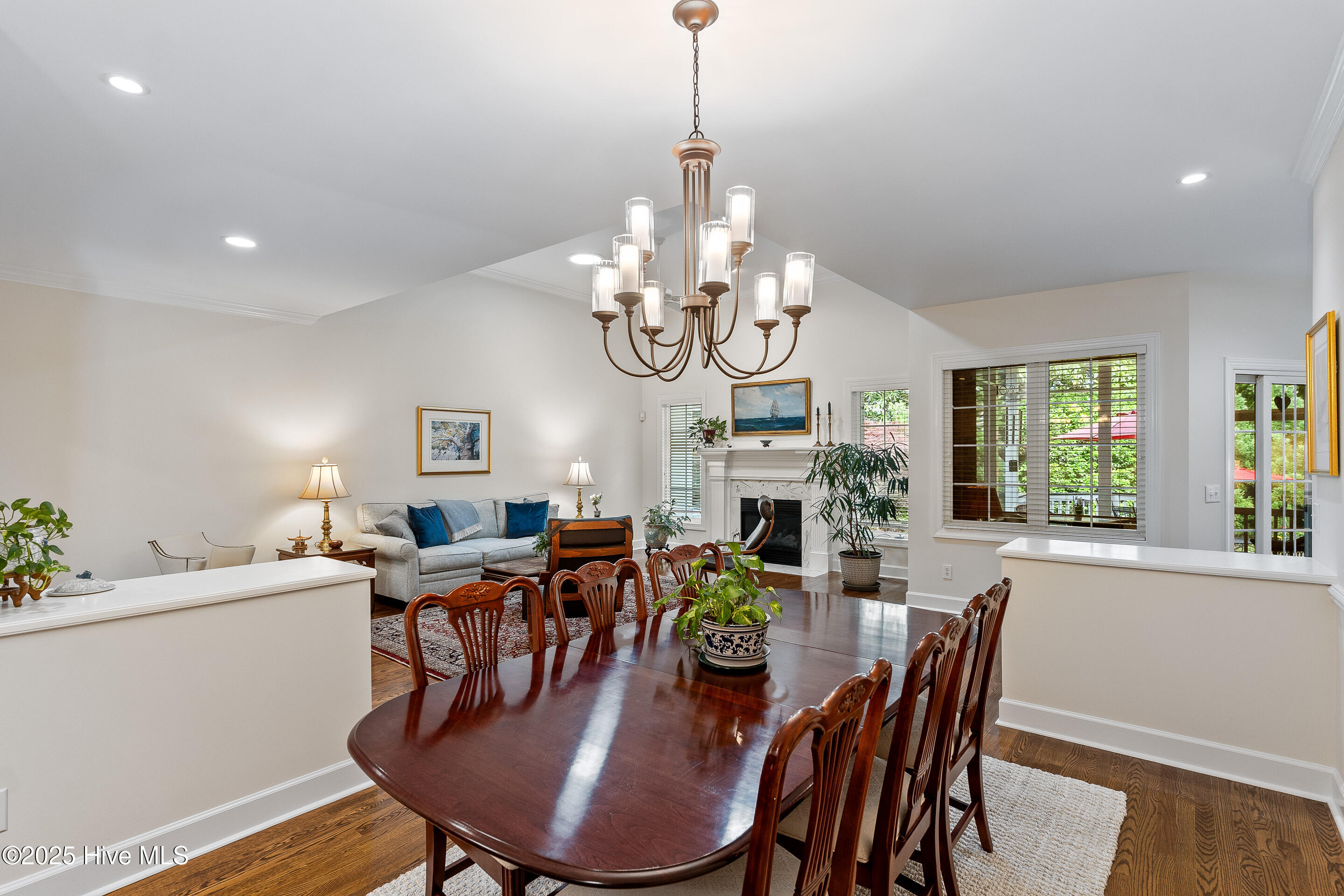 100549732 | Photo 18