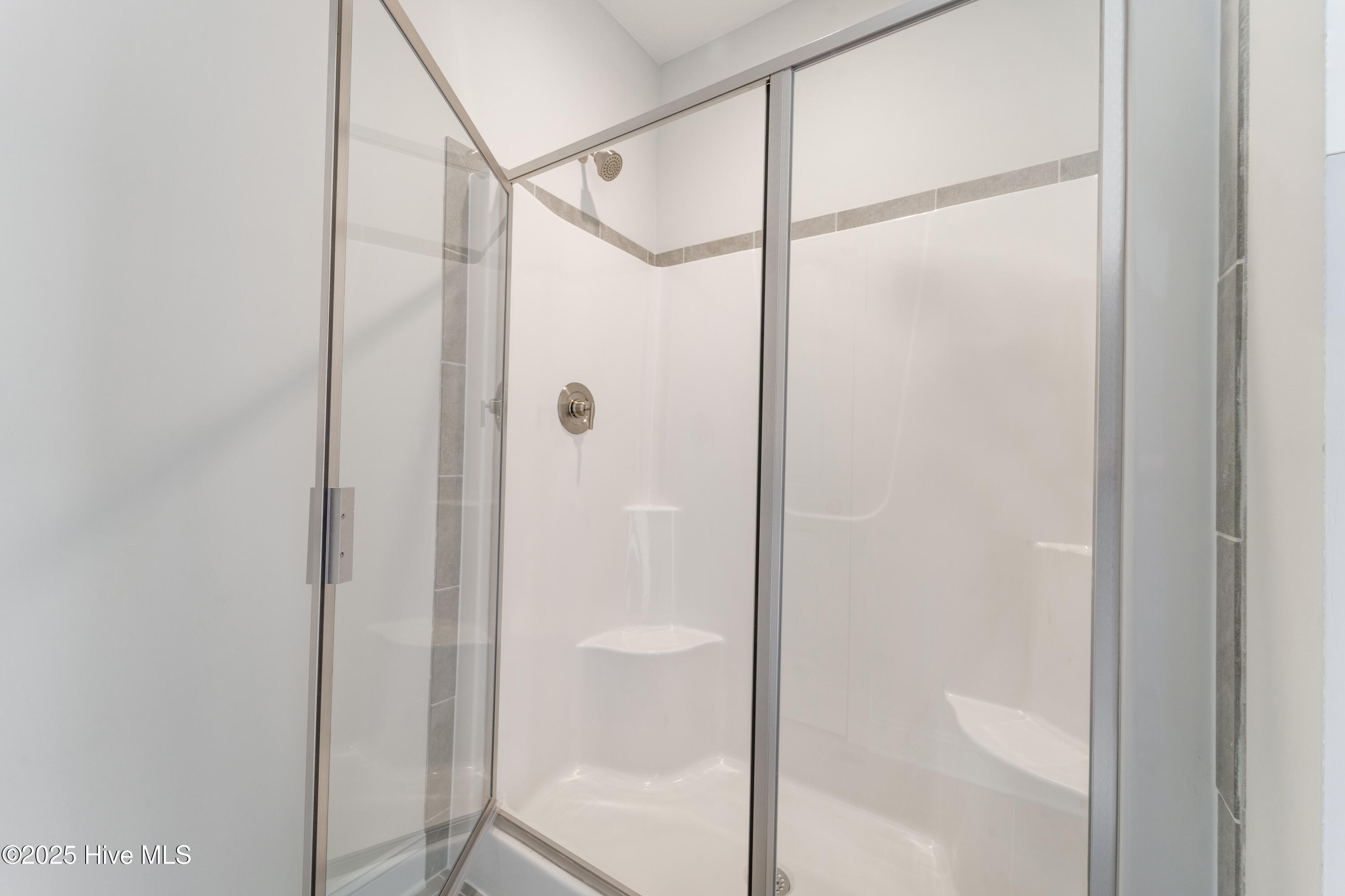 100508343 | Photo 30