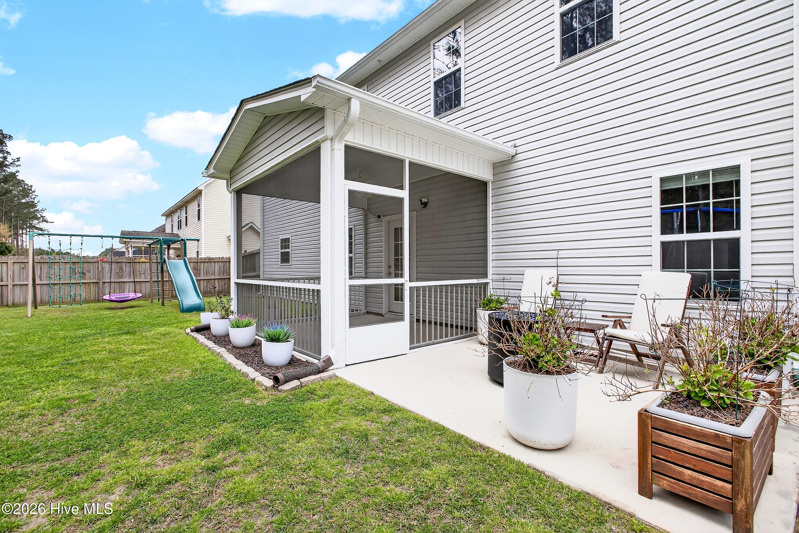 100564730 | Photo 34