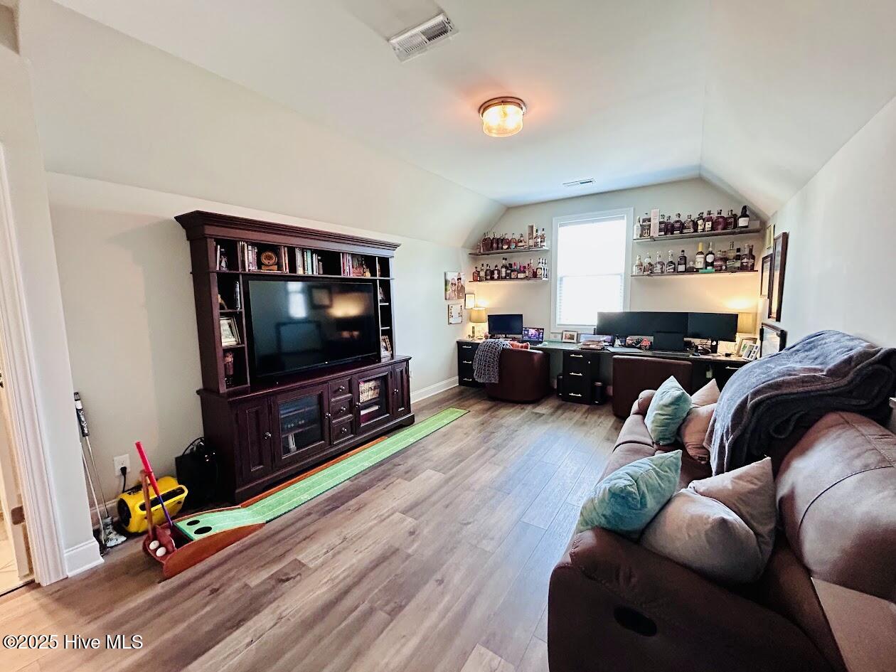 100534621 | Photo 51