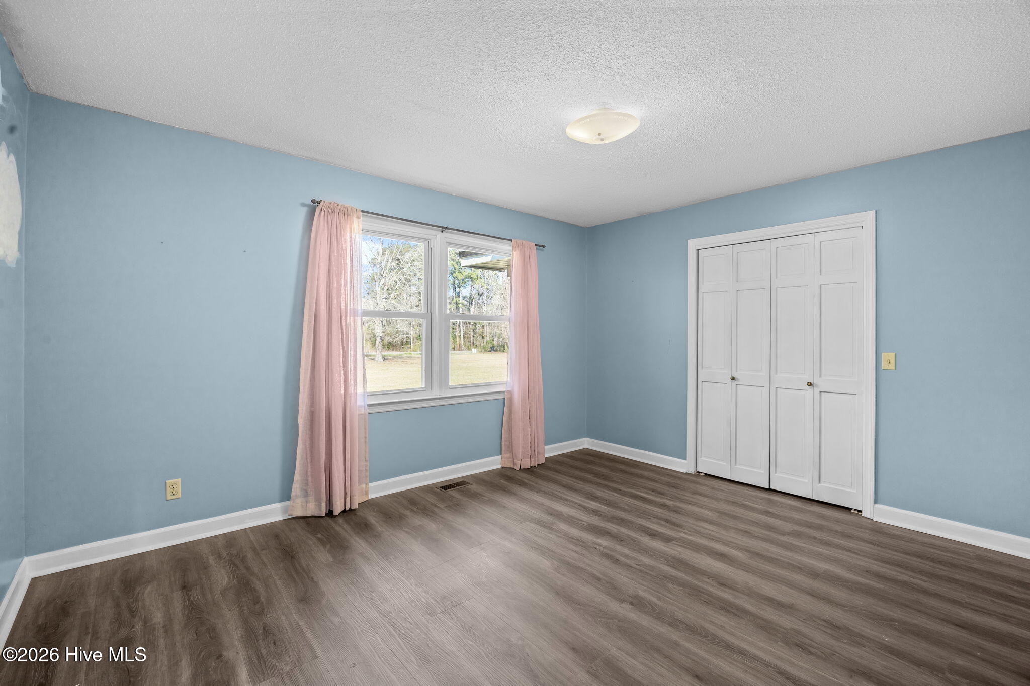 100559935 | Photo 28