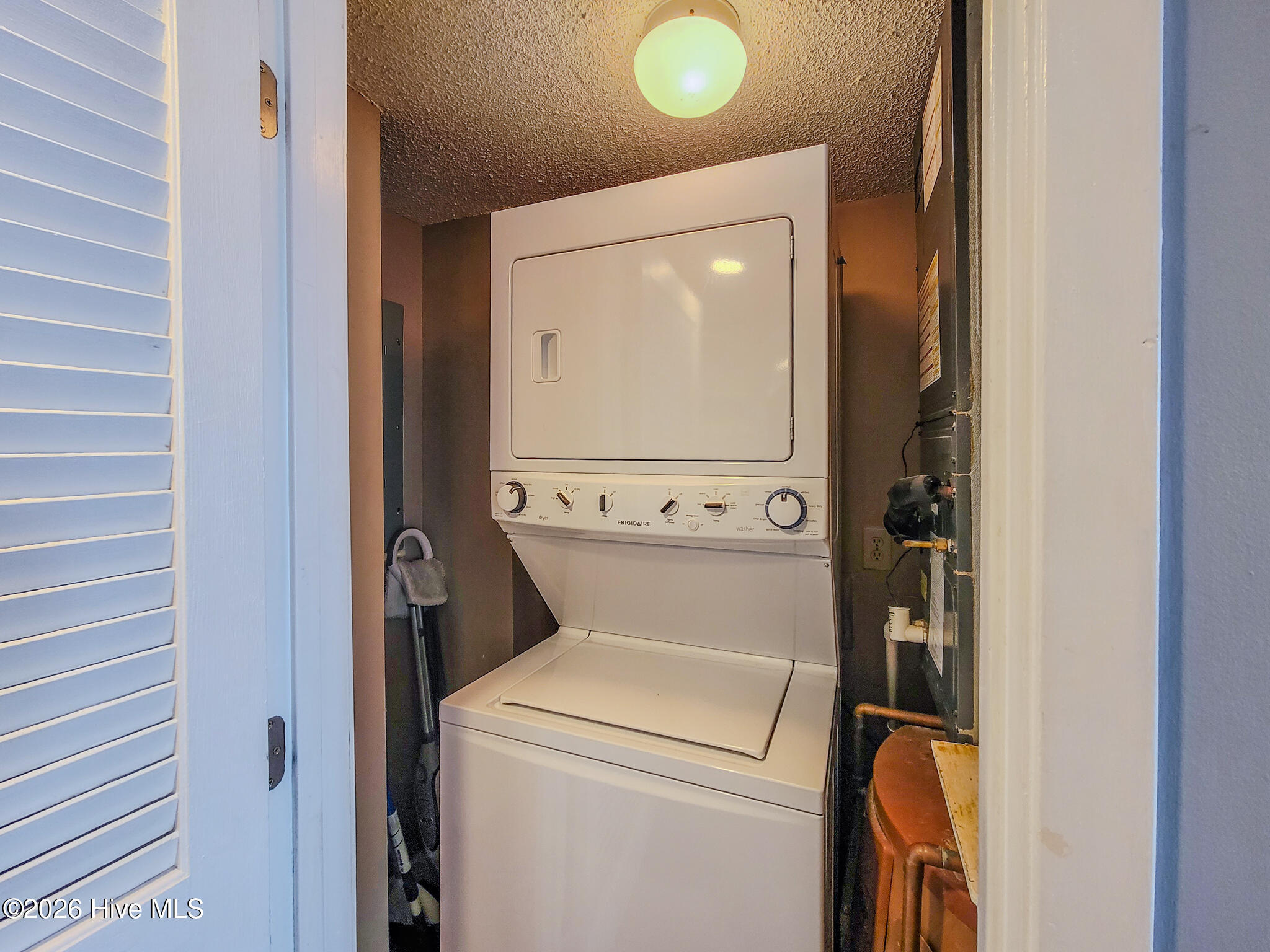 100559074 | Photo 37