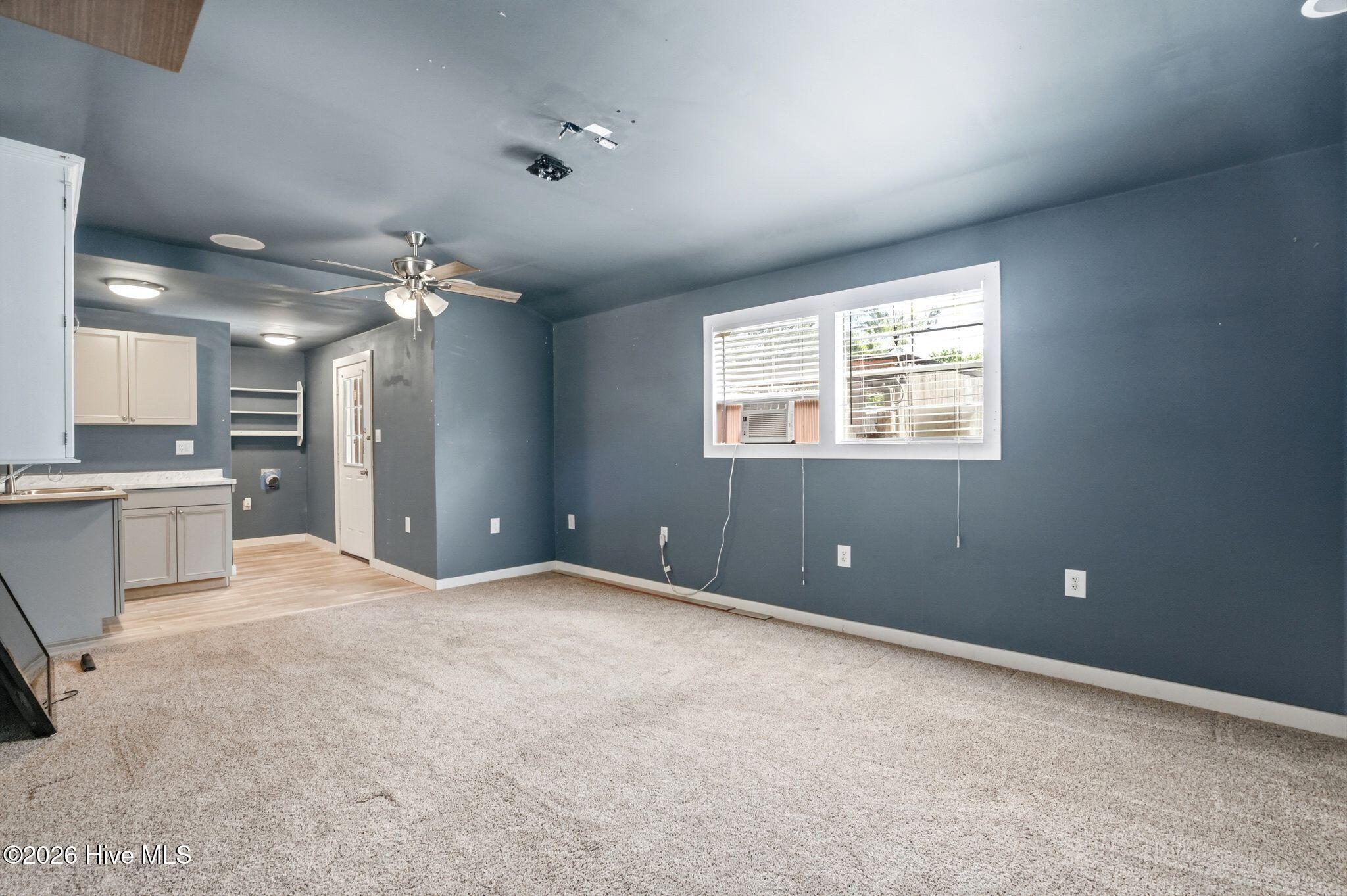 100570161 | Photo 37