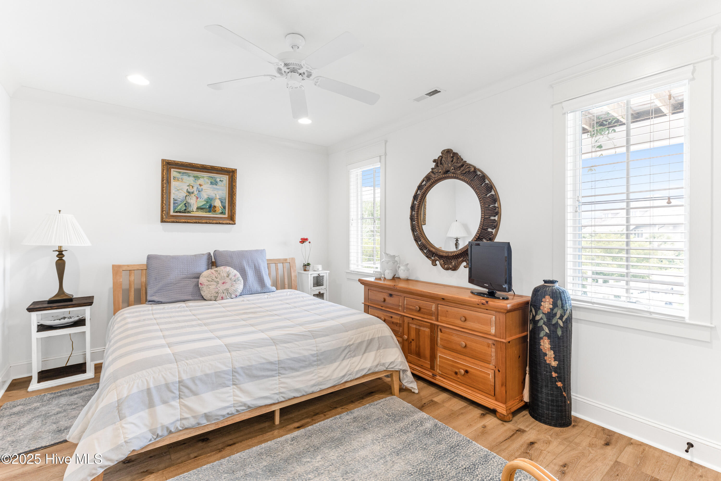 100531006 | Photo 26