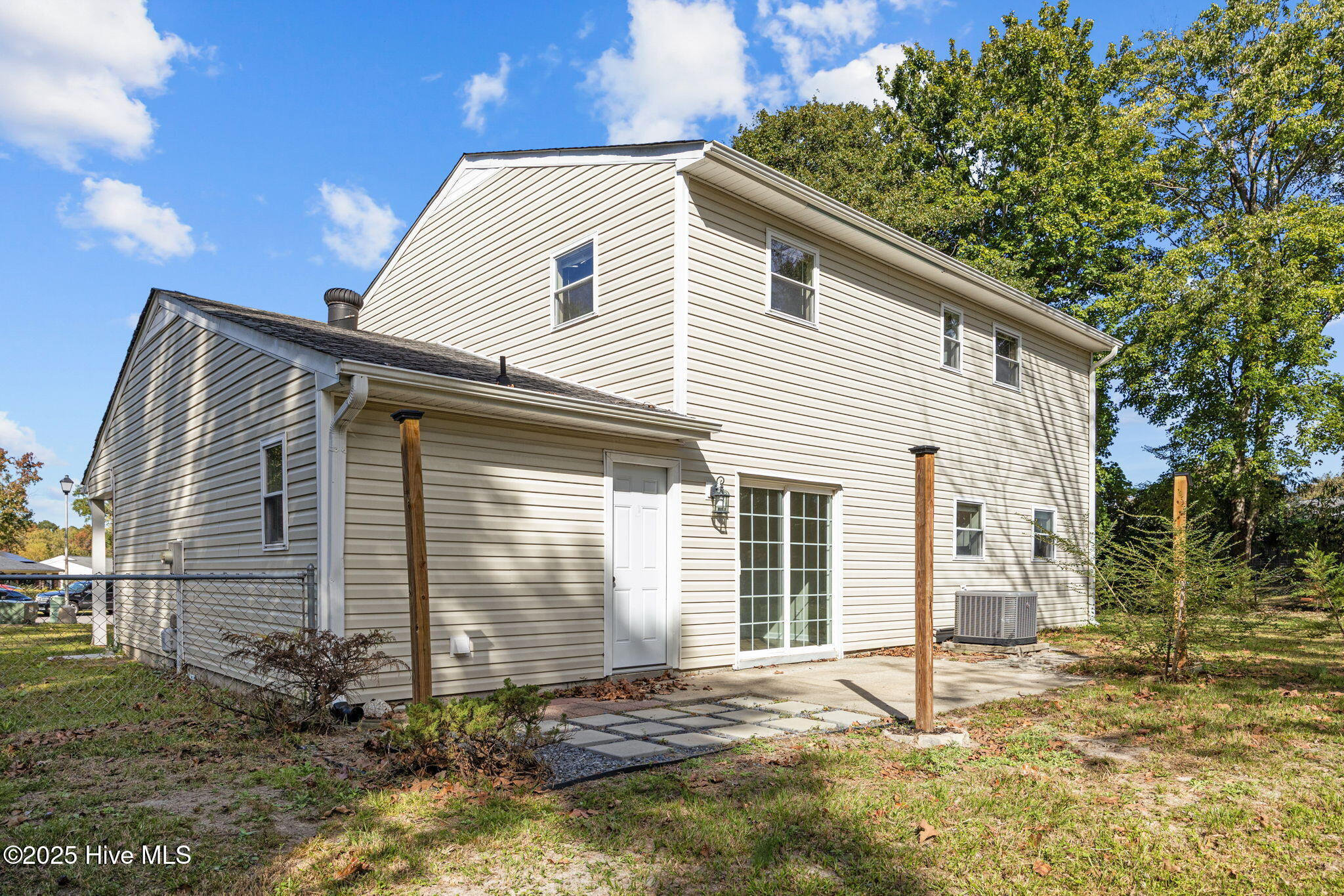 100539019 | Photo 33