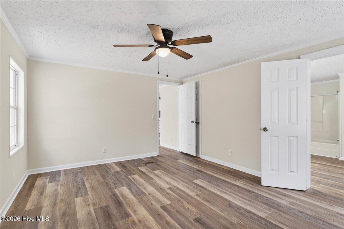 100547182 | Photo 10