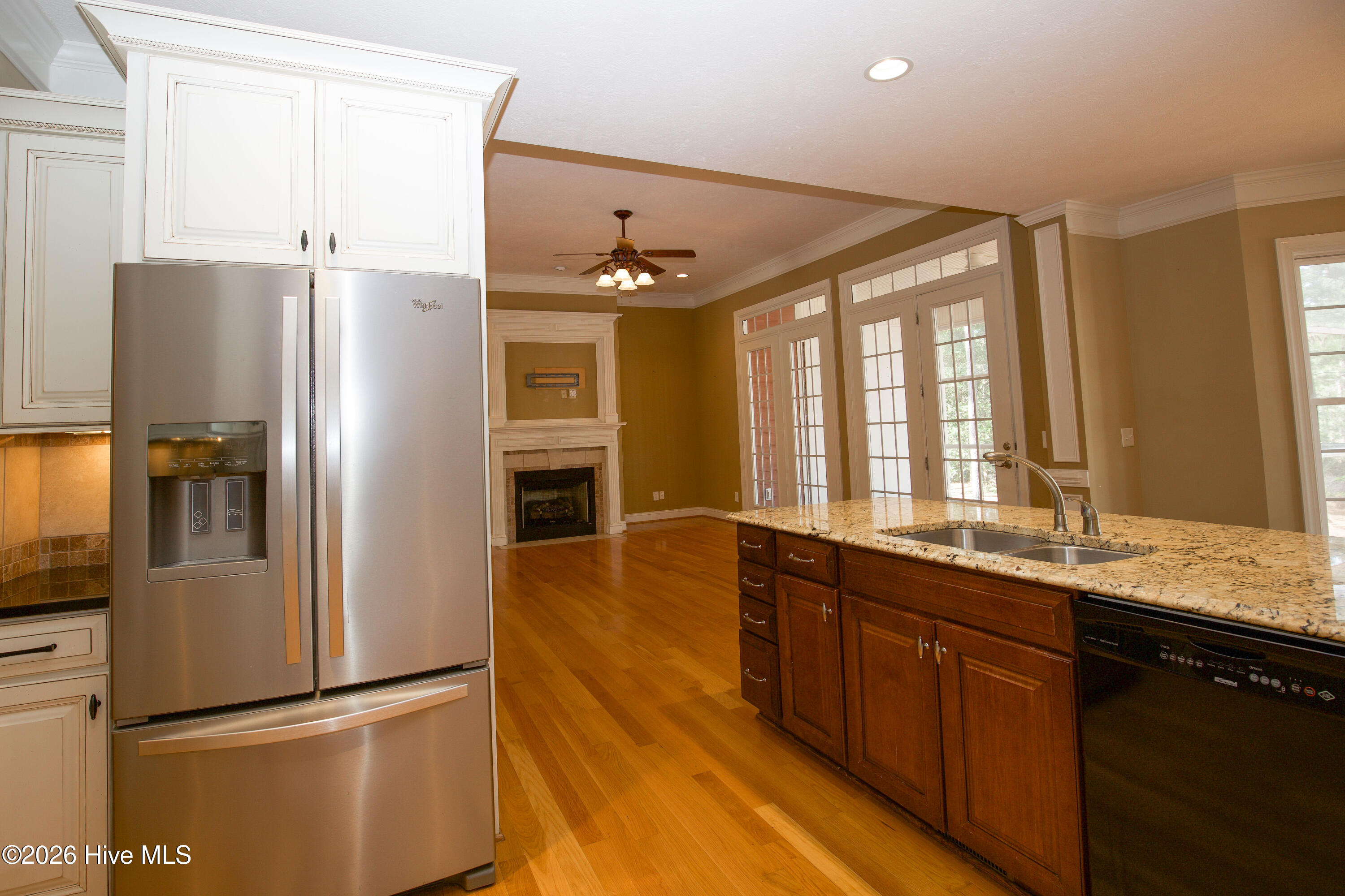 16 Montrose Ct-40