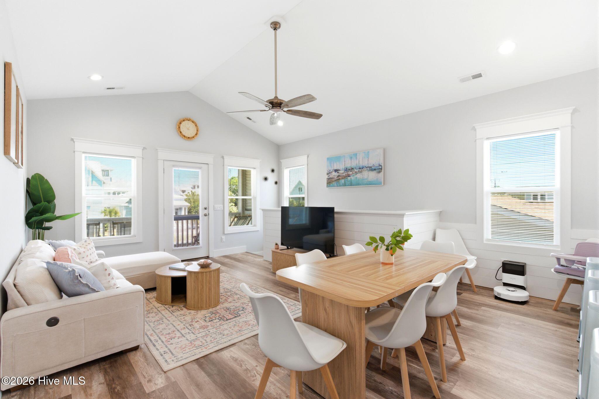 100570659 | Photo 17