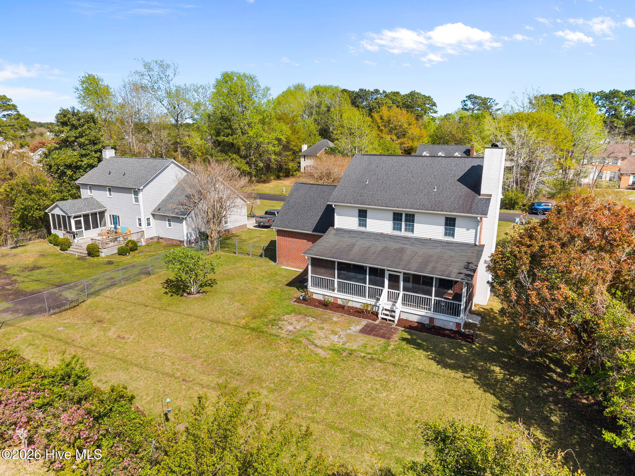 100564345 | Photo 40