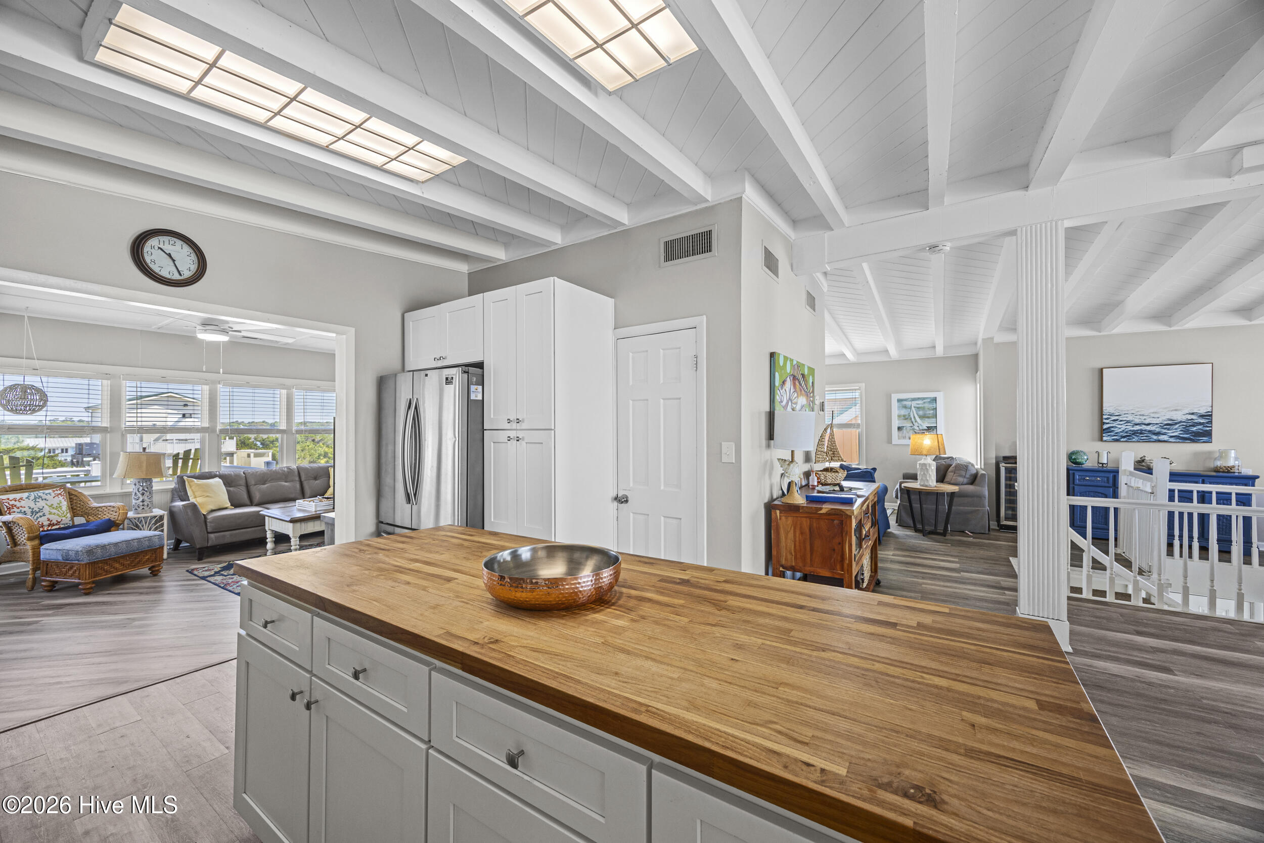 100568545 | Photo 26