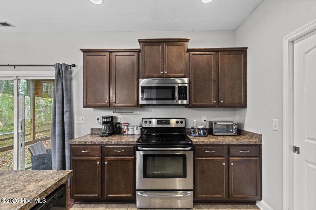 100551053 | Photo 16